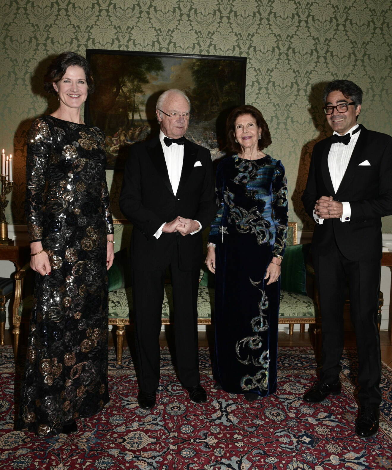 Fest i Tessinska palatset – Anna Kinberg Batra och David Kinberg Batra med sina gäster kungen och drottning Silvia