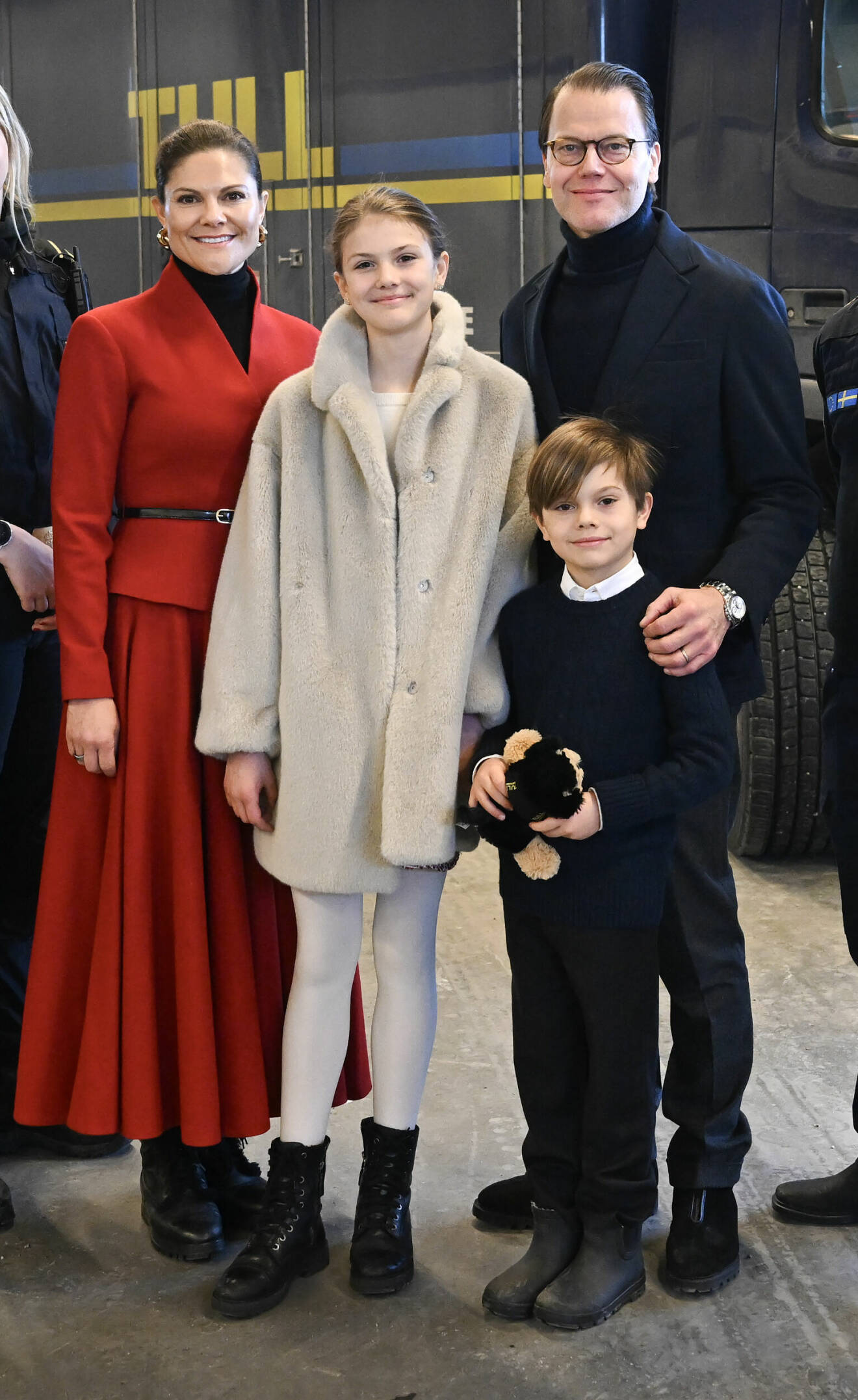 Kronprinsessan Victoria och prins Daniel med sina barn prinsessan Estelle och prins Oscar