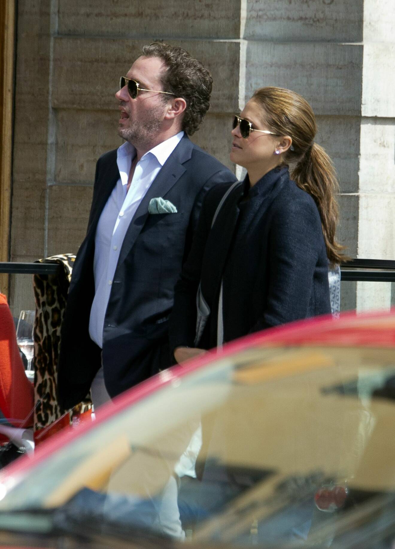 Prinsessan Madeleine och Chris O'Neill promenerar på stan