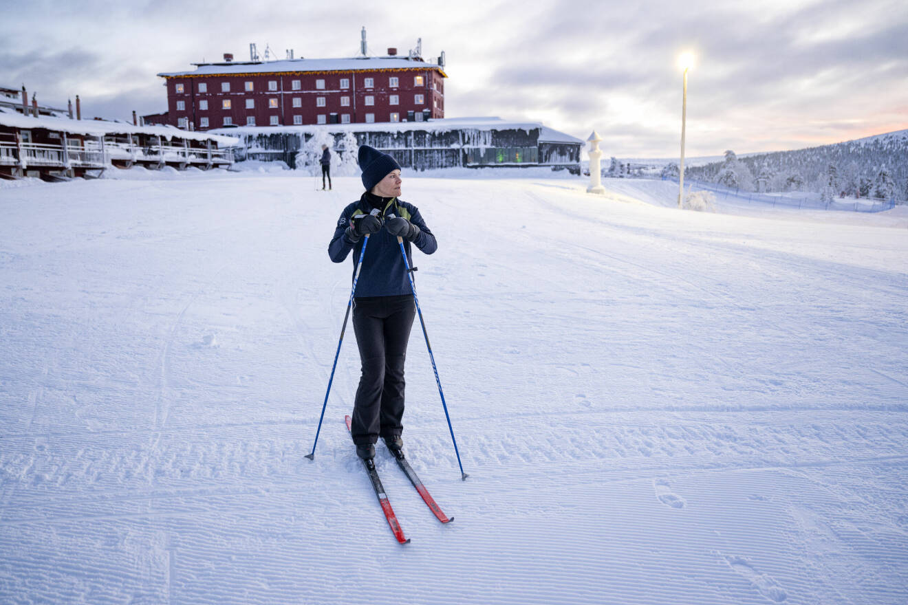 Kronprinsessan Victoria åker skidor under Folk och Försvar 2024 i Sälen