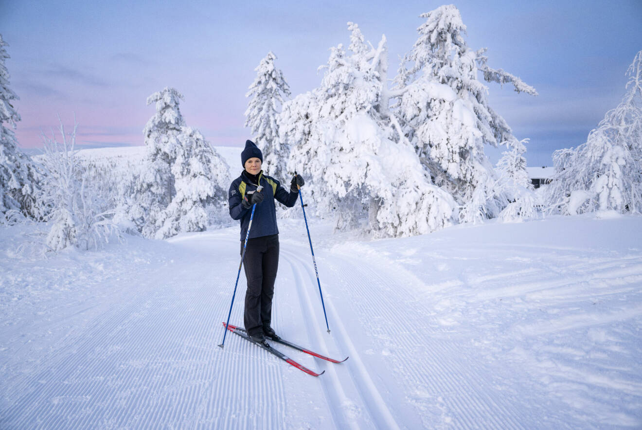 Kronprinsessan Victoria åker skidor i Sälen