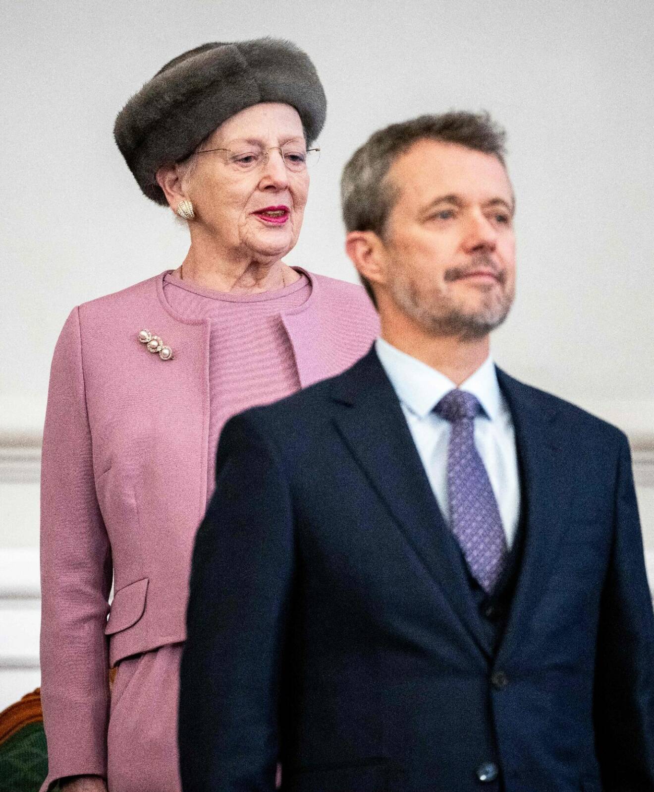 Drottning Margrethe och kung Frederik i Folketinget efter tronskiftet