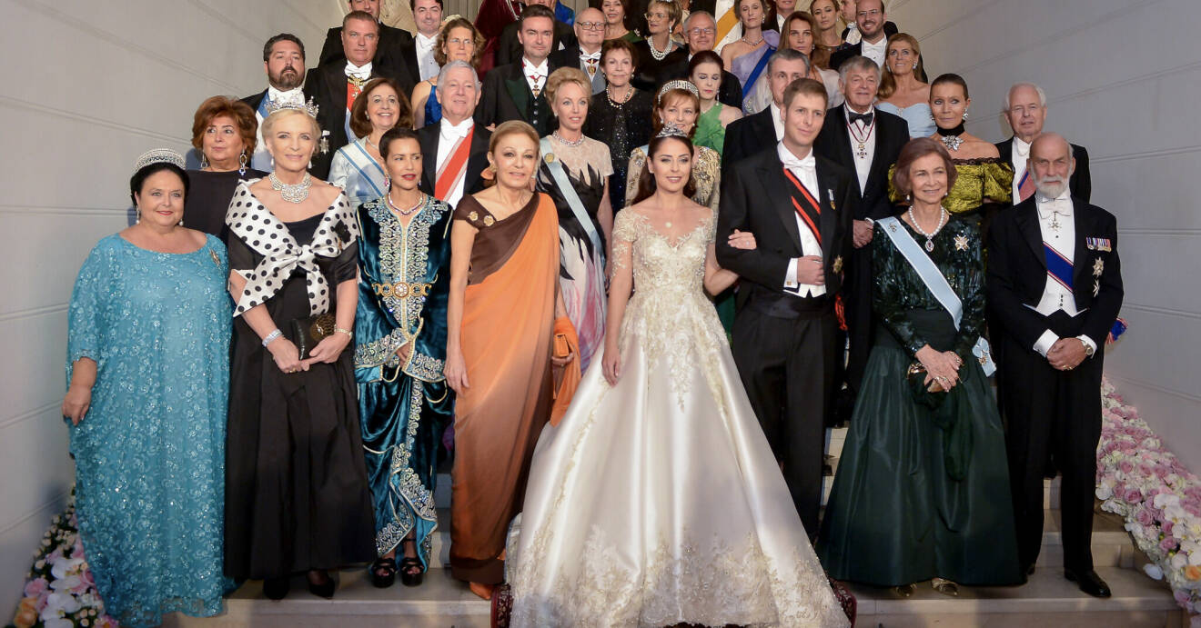 Kronprins Leka och kronprinsessan Elia med gäster på sitt bröllop