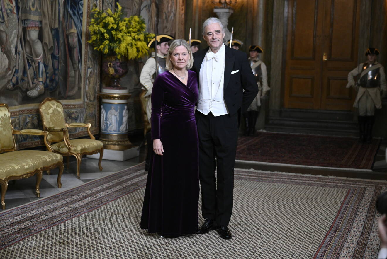 Socialdemokraternas partiledare Magdalena Andersson med sin man Richard Friberg anländer till Stockholms slott