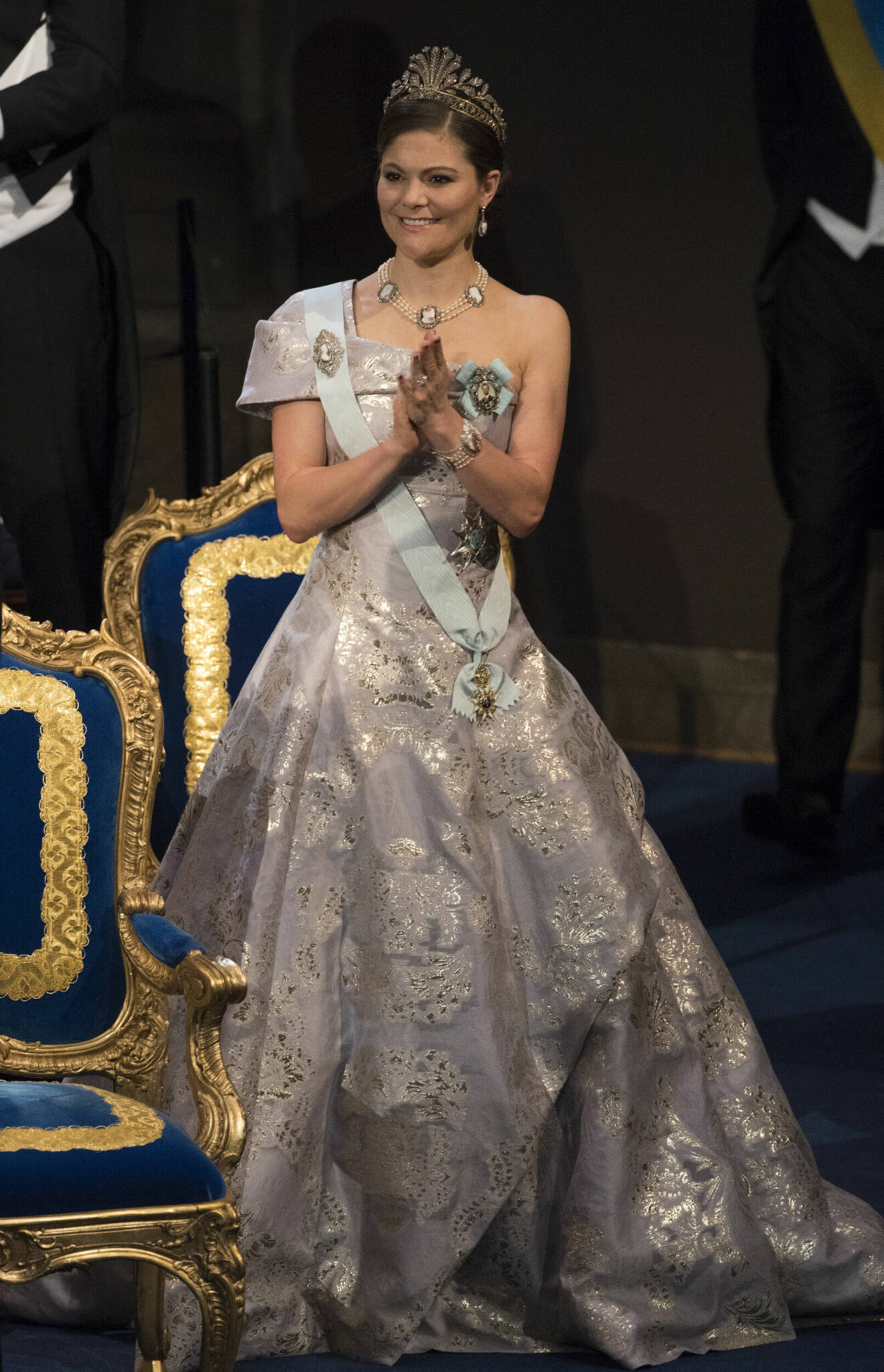 Kronprinsessan Victoria i Nobelklänningen från 2016 – från HM