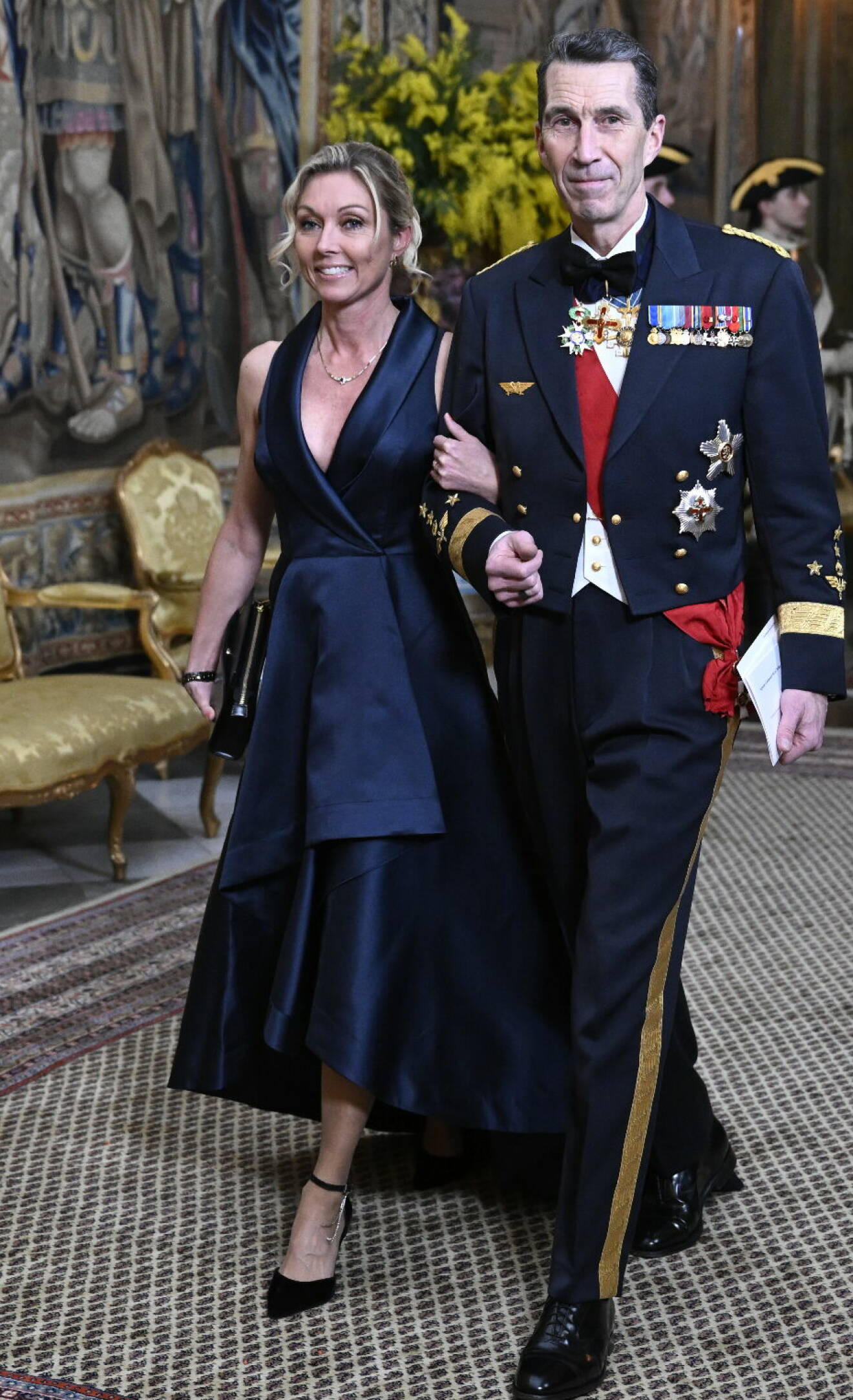 Linda H Staaf och ÖB Micael Bydén på kungamiddag under franska statsbesöket