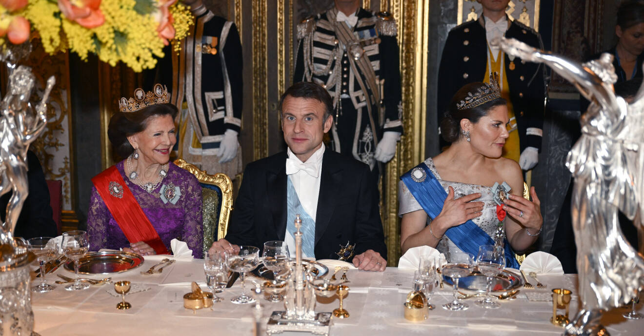 Drottning Silvia, Emmanuel Macron och kronprinsessan Victoria äter middag.