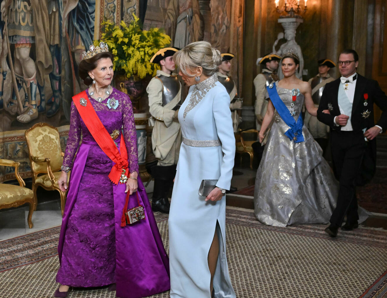 Drottningen, Brigitte Macron och kronprinsessan Victoria