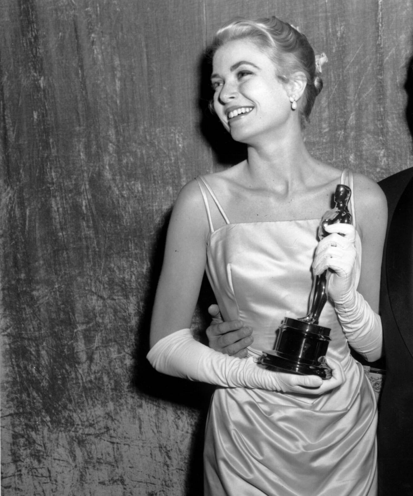 Grace Kelly i aftonklänning vid Oscarsutdelningen 1955