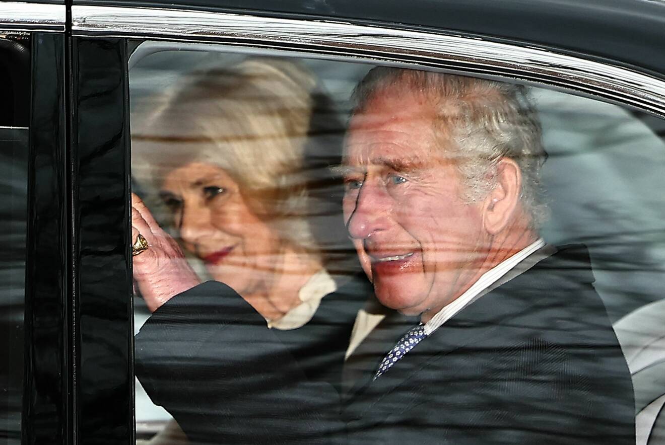 Kung Charles och drottning Camilla syns för första gången efter cancerbeskedet