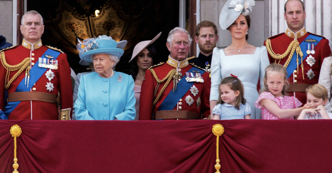Prins Andrew, drottning Elizabeth, Meghan Markle, prins Harry, kung Charles, prinsessan Kate och prins William