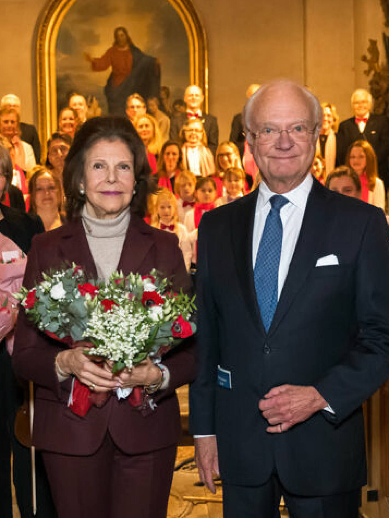 Kungaparet på konsert i Lovö kyrka – en present till drottning Silvia på 80-årsdagen