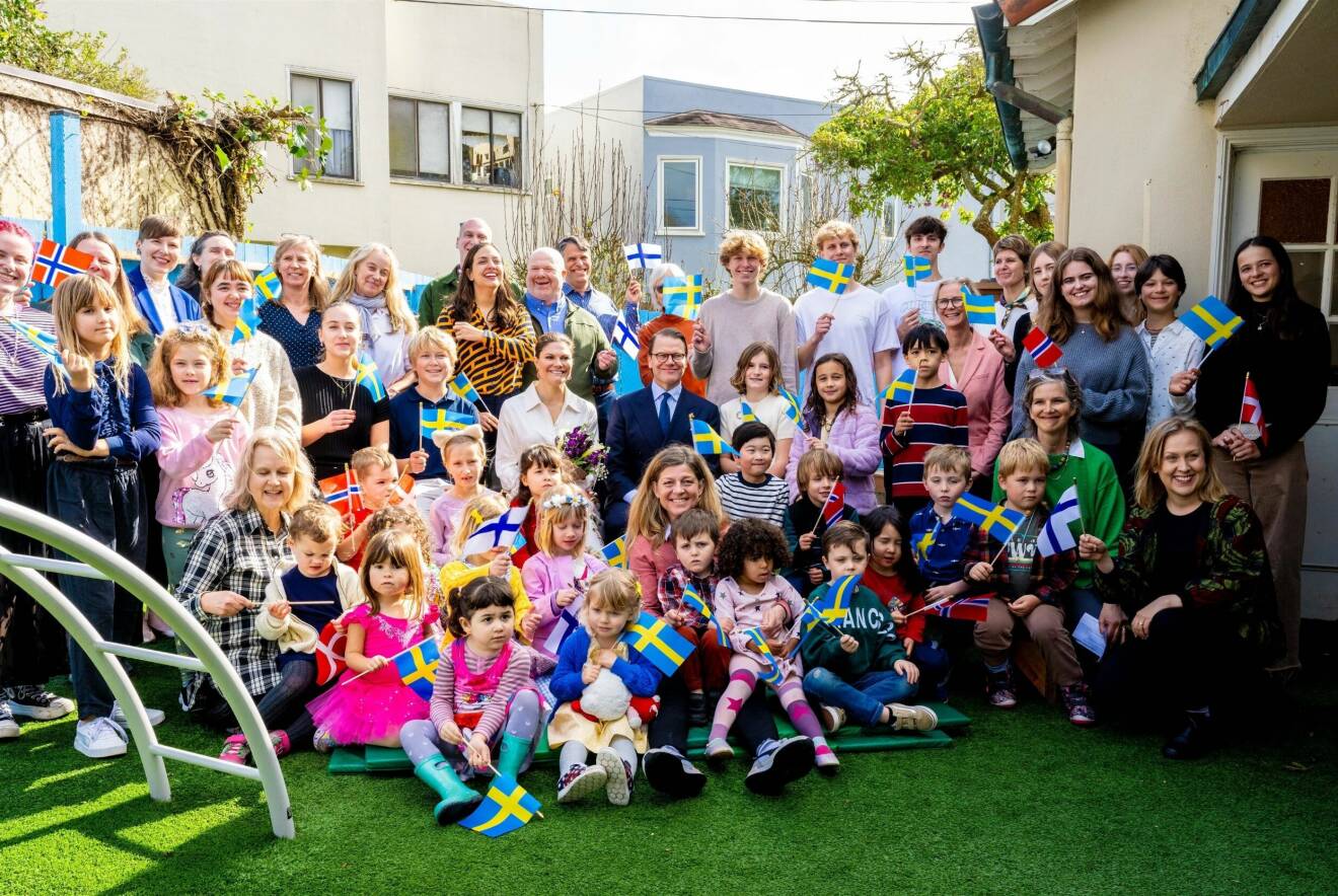 Kronprinsessan Victoria och prins Daniel med eleverna, barnen och lärarna på Scandinavian School i San Fransisco