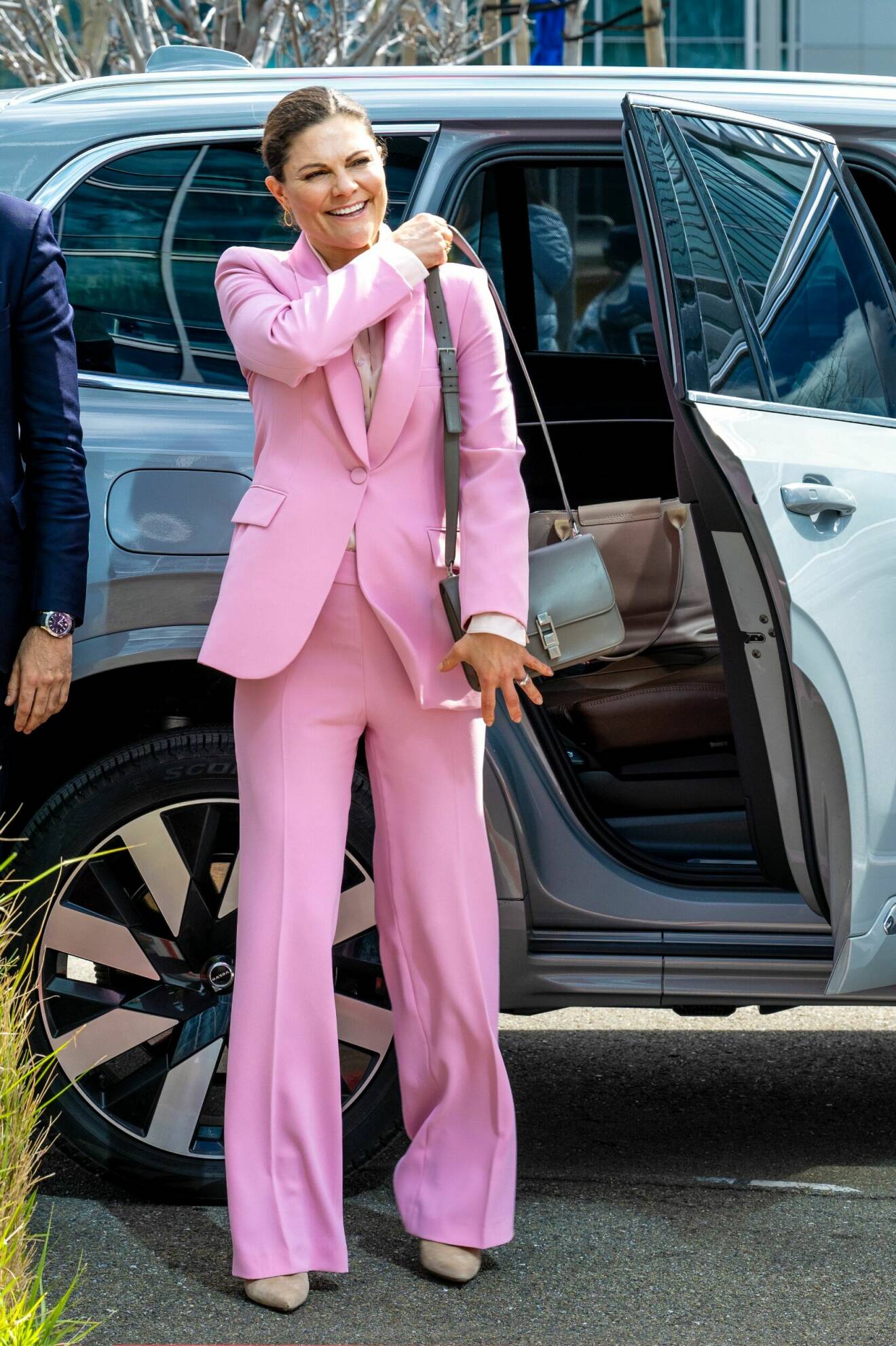 Kronprinsessan Victorias rosa kostym