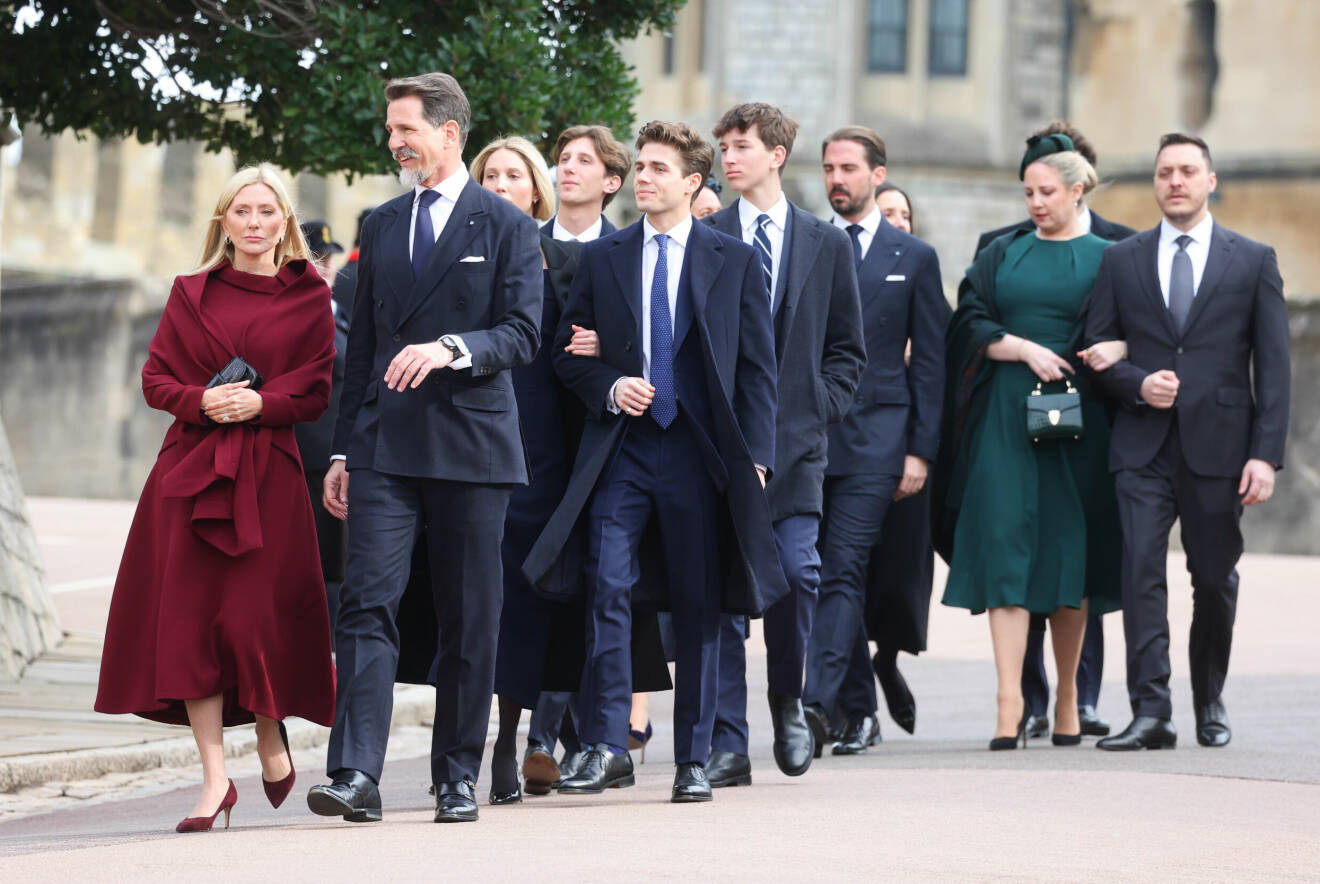 Grekiska kungafamiljen vid minnesceremoni för kung Konstantin på Windsor Castle