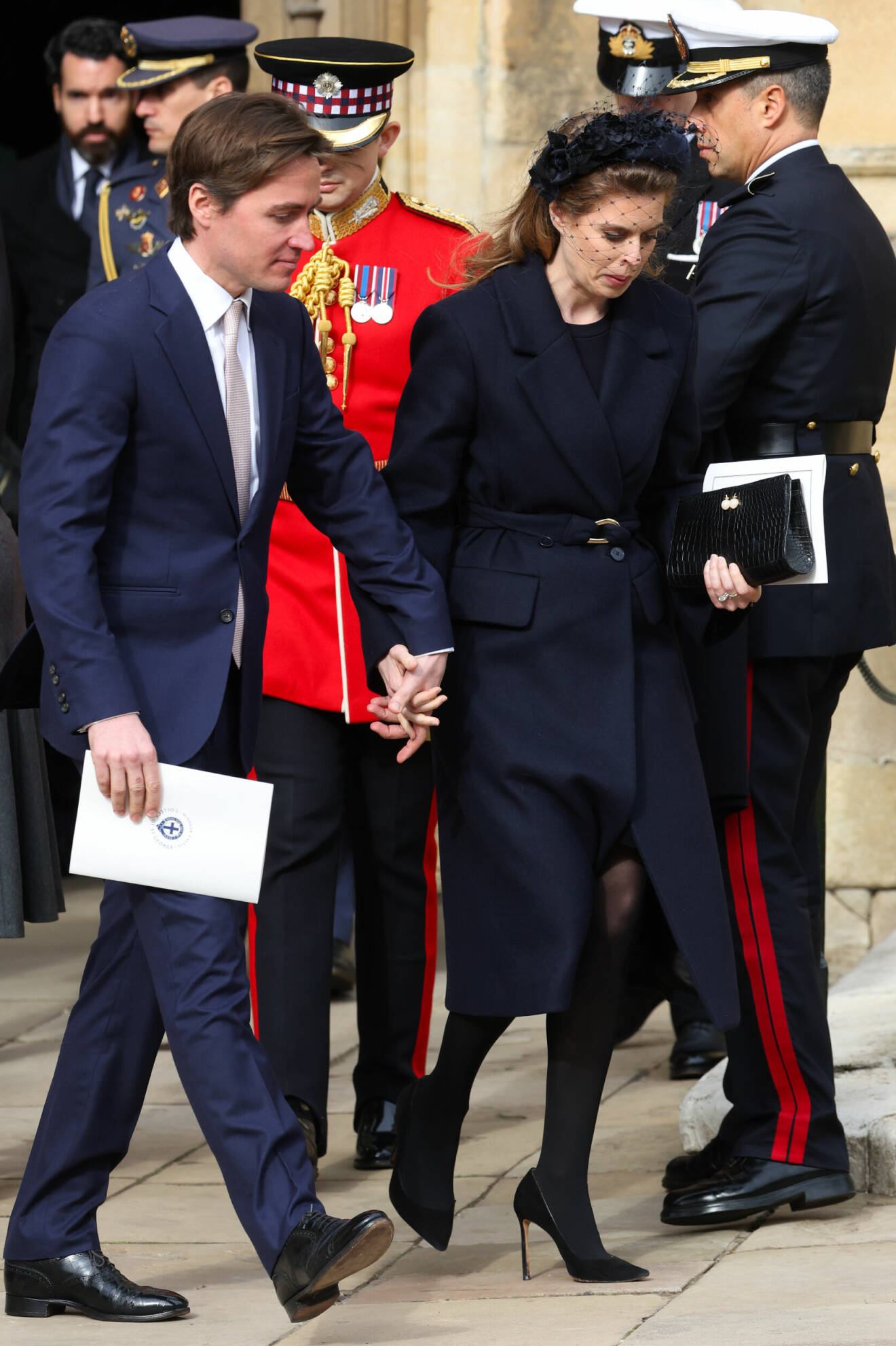 Prinsessan Beatrice med sin man Edoardo Mapelli Mozzi vid minnesceremoni för kung Konstantin på Windsor Castle