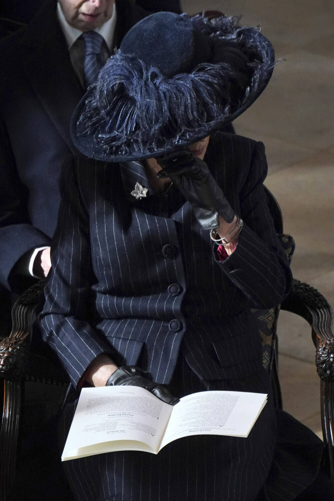Drottning Camilla i tårar vid minnesceremoni för kung Konstantin på Windsor Castle