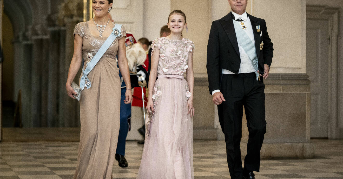 Kronprinsessan Victoria, prinsessan Estelle och prins Daniel på prins Christians 18-årsfest