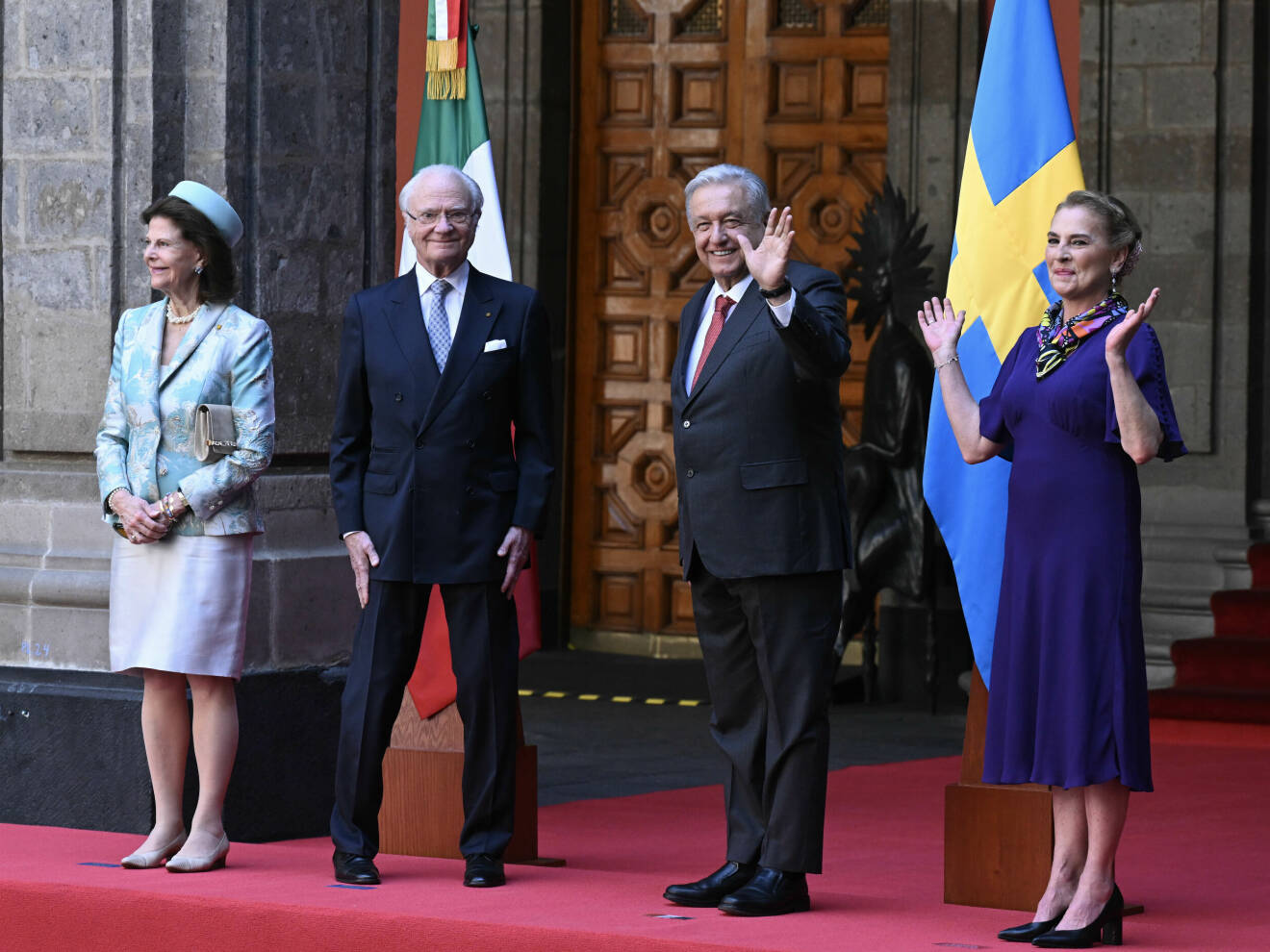 Mexikos president Andrés Manuel López Obrador och First lady Beatriz Gutiérrez Müller med kungen och drottning Silvia