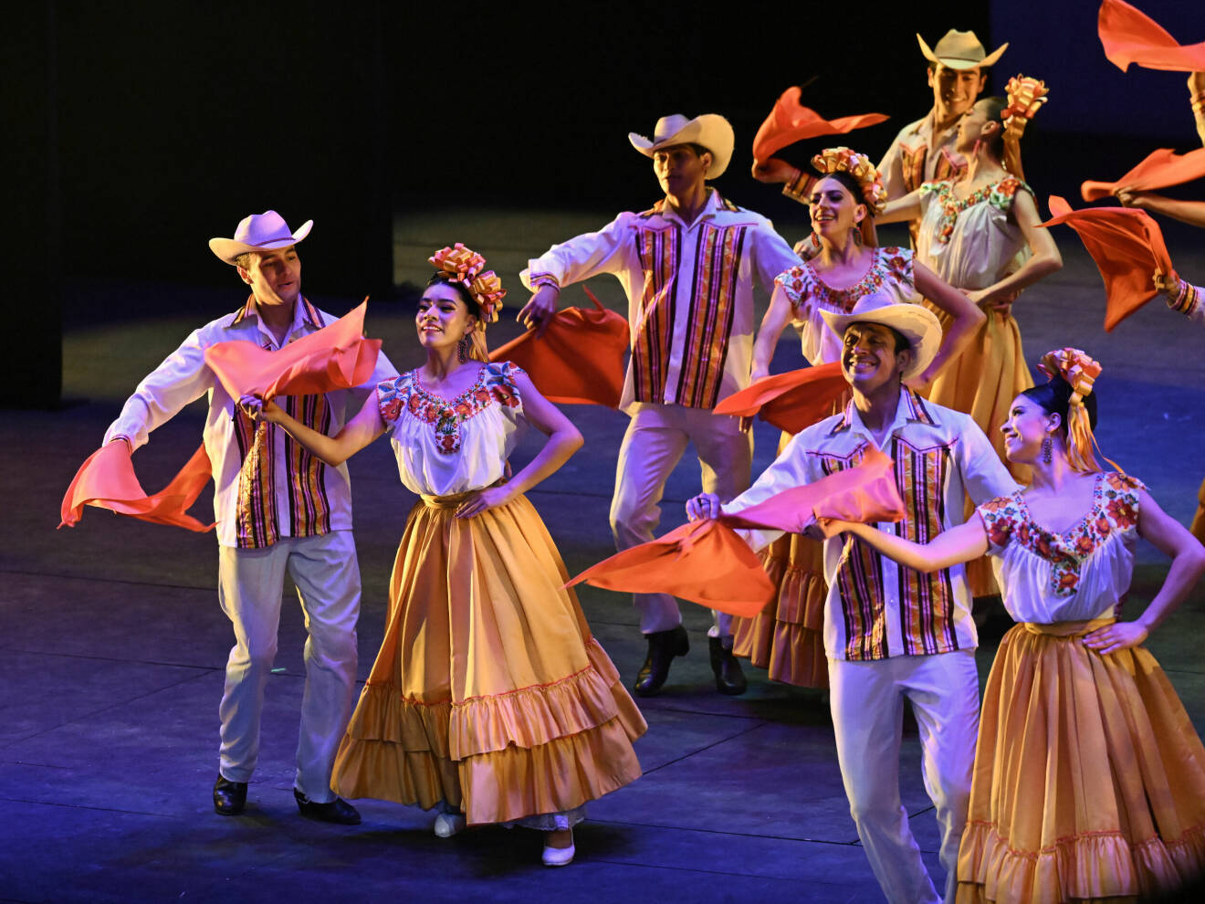 Statsbesöket i Mexiko: Kungaparet på show med Ballet Folklórico de Mexico i Palacio de Bellas Artes i Mexico City