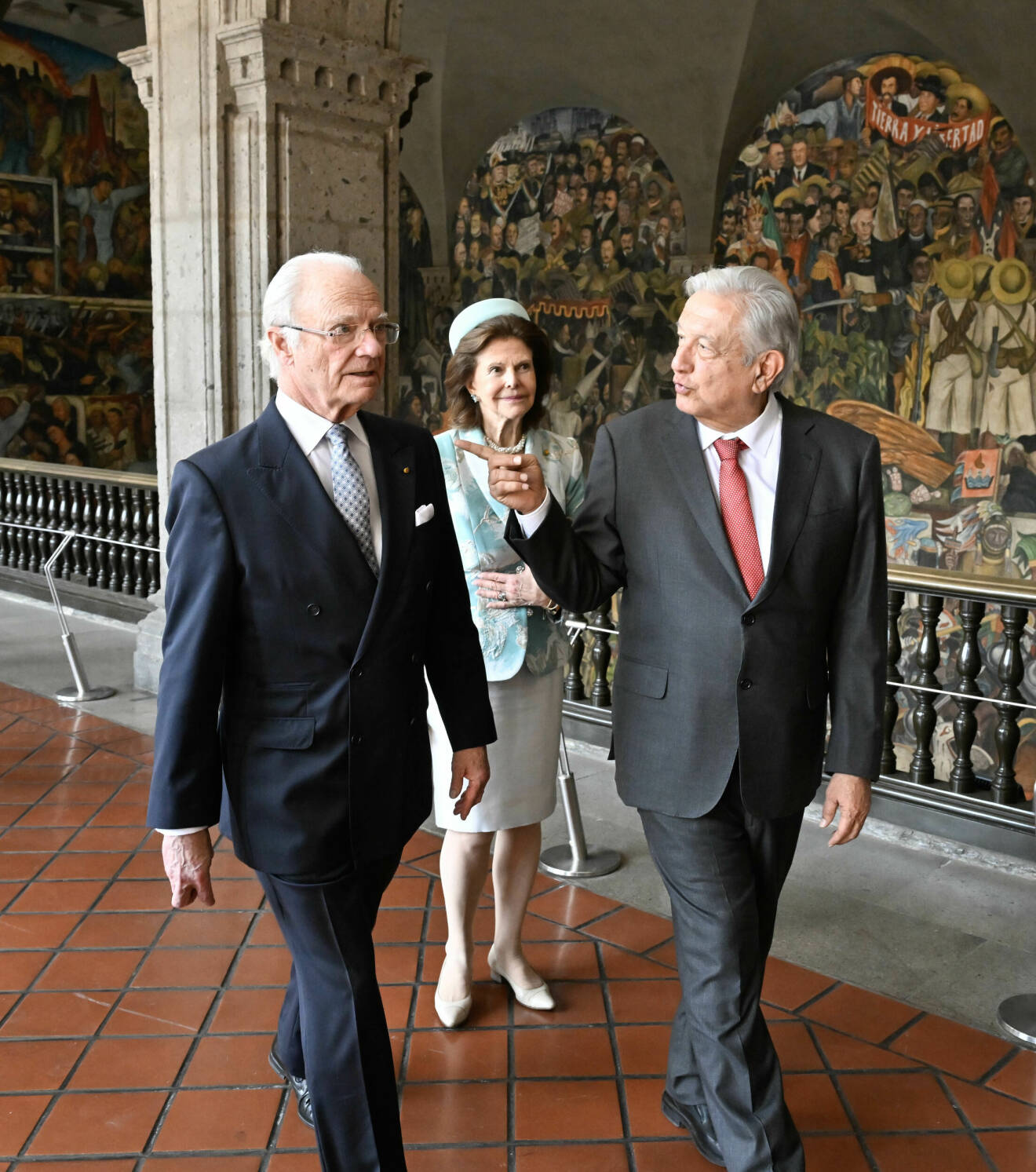 Kungaparet i Nationalpalatset med Mexikos president Andrés Manuel Lopéz Obrador