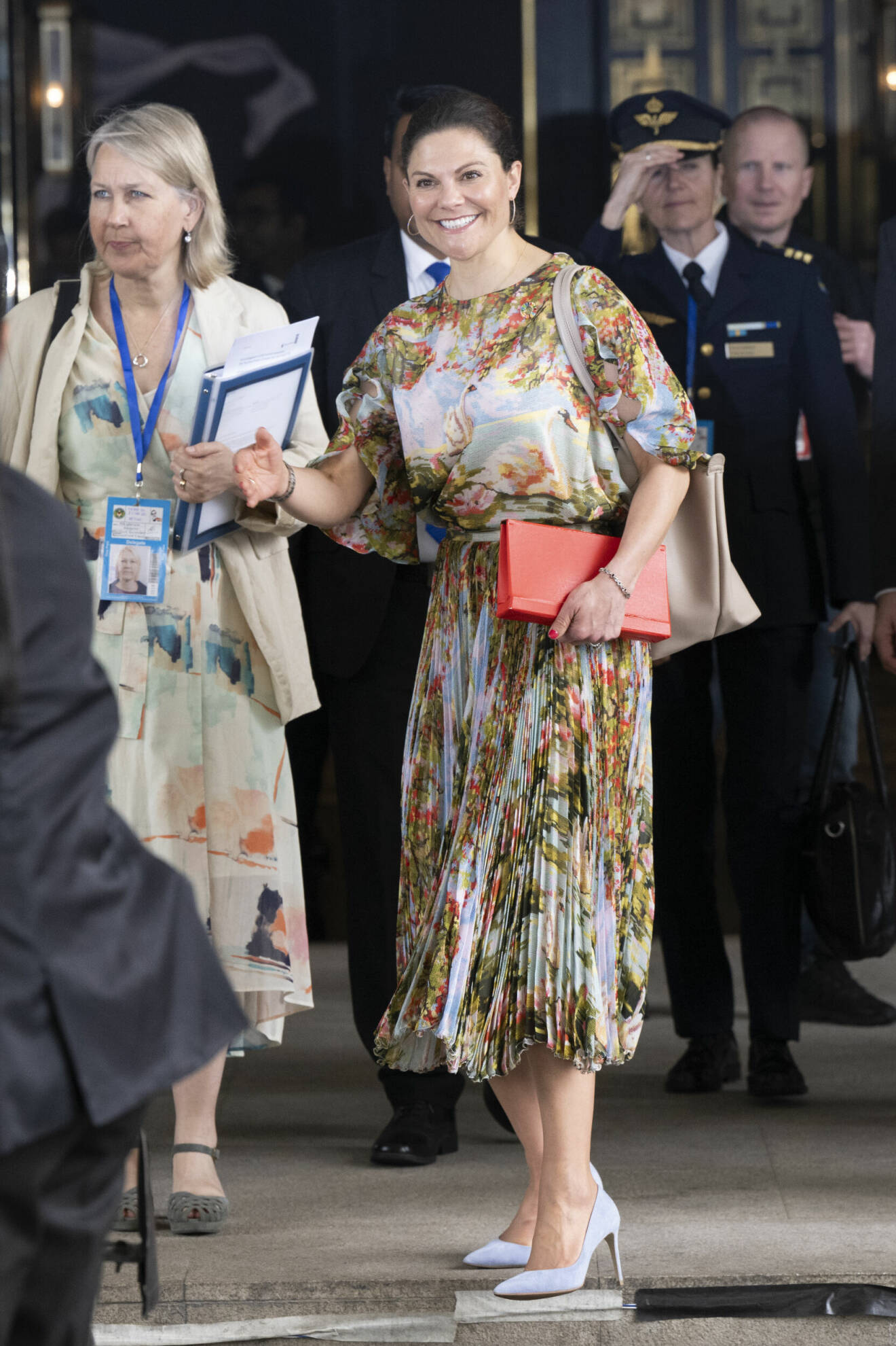 Kronprinsessan Victoria i Dhaka i Bangladesh, bär klänning från Jennifer Blom