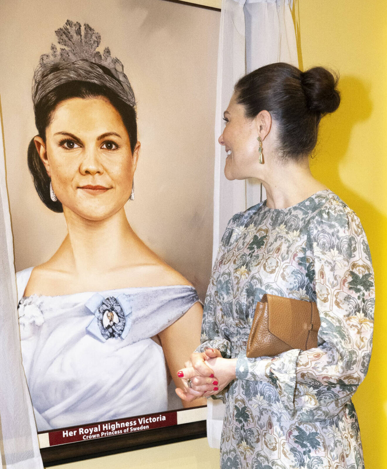 Kronprinsessan Victoria avtäckte ett porträtt av sig själv