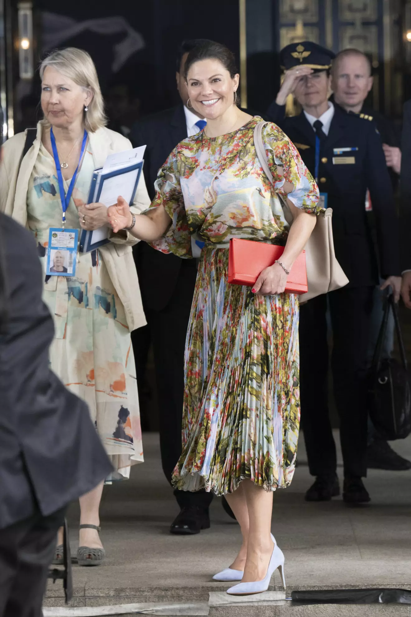 Kronprinsessan Victorias look våren 2024 – klänning med svan från Jennifer Blom