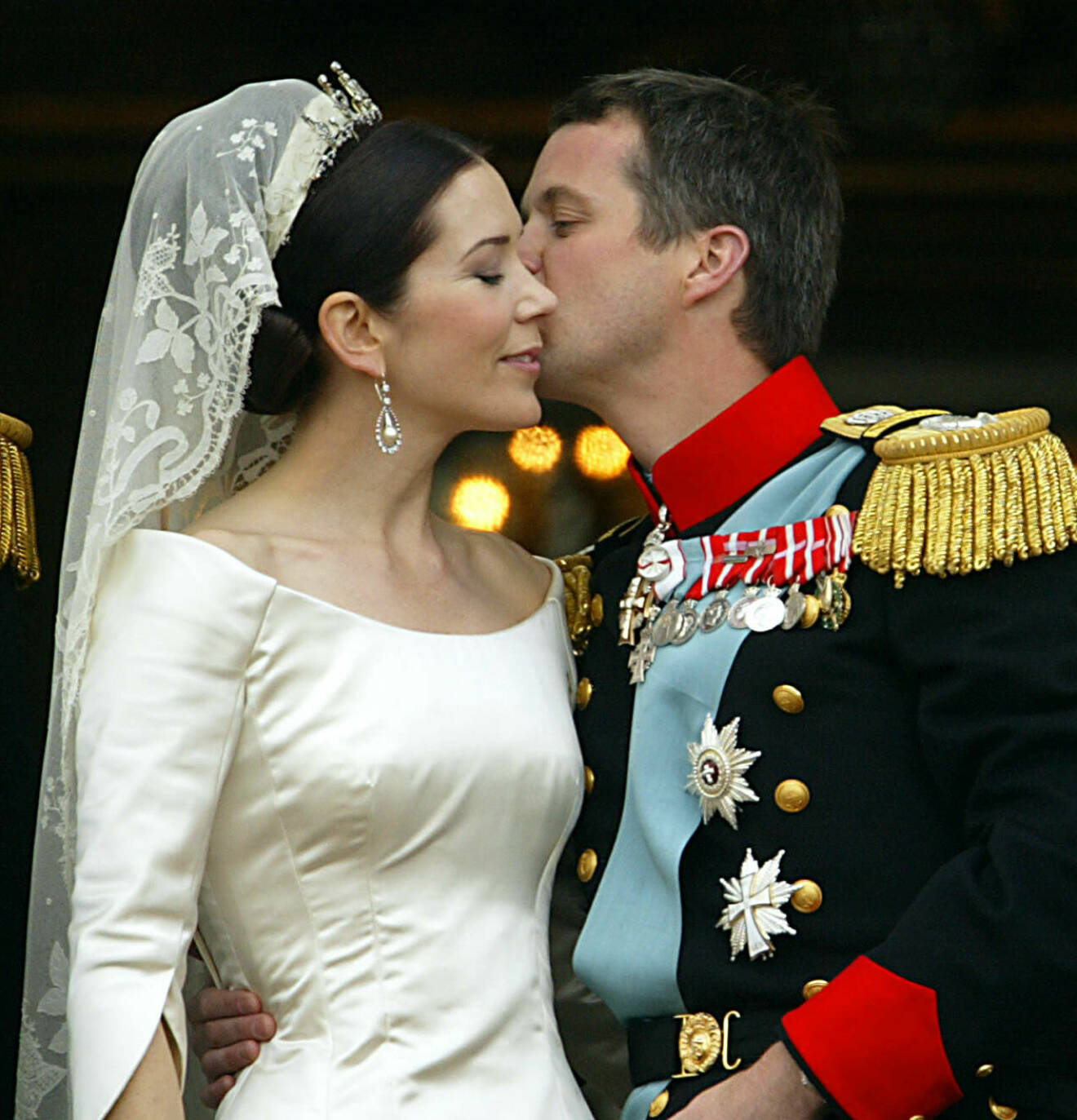 Drottning Mary och kung Frederik vid bröllopet 2004