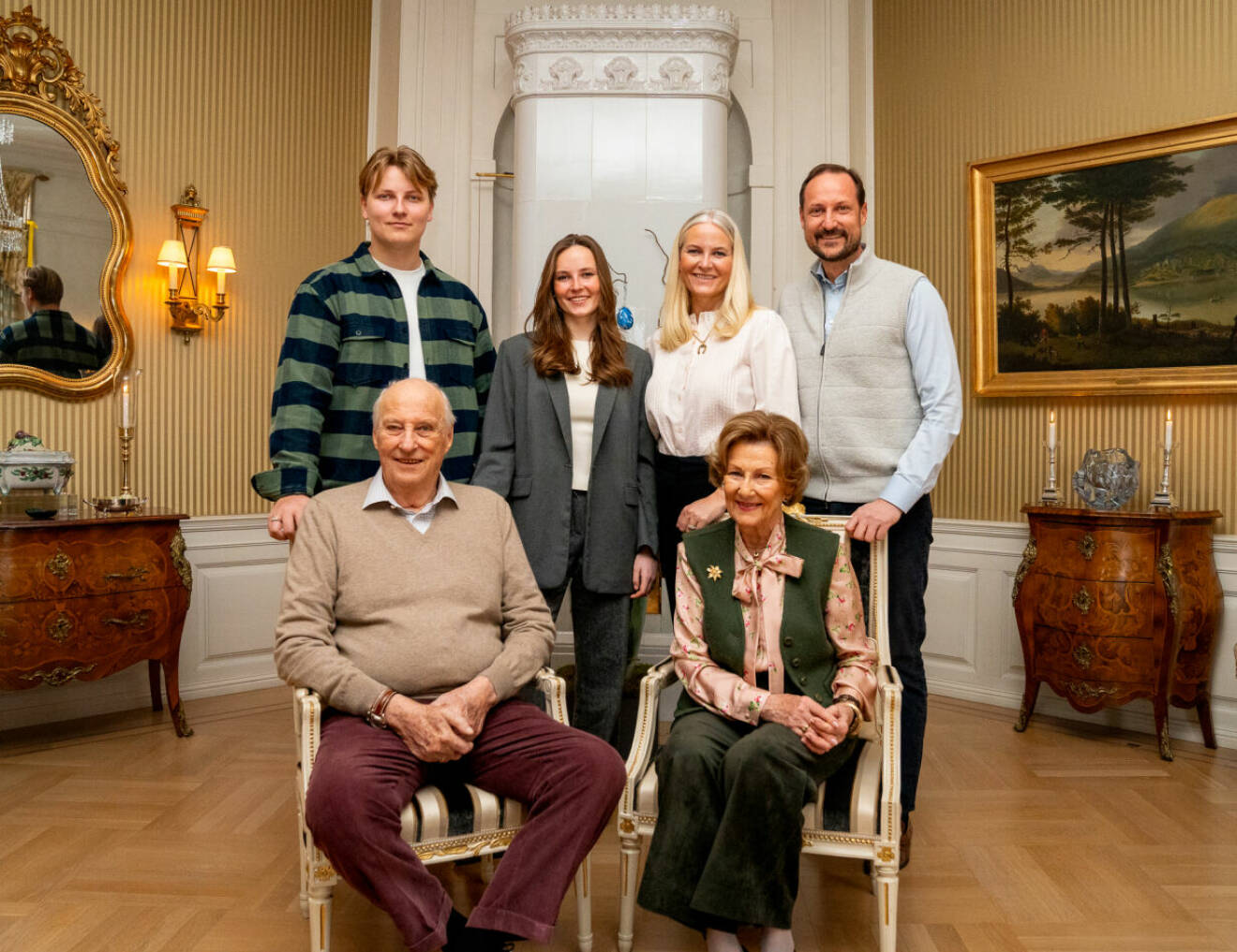 Norska kungafamiljen vid påskfirandet 2024 på Bygdøy Kungsgård