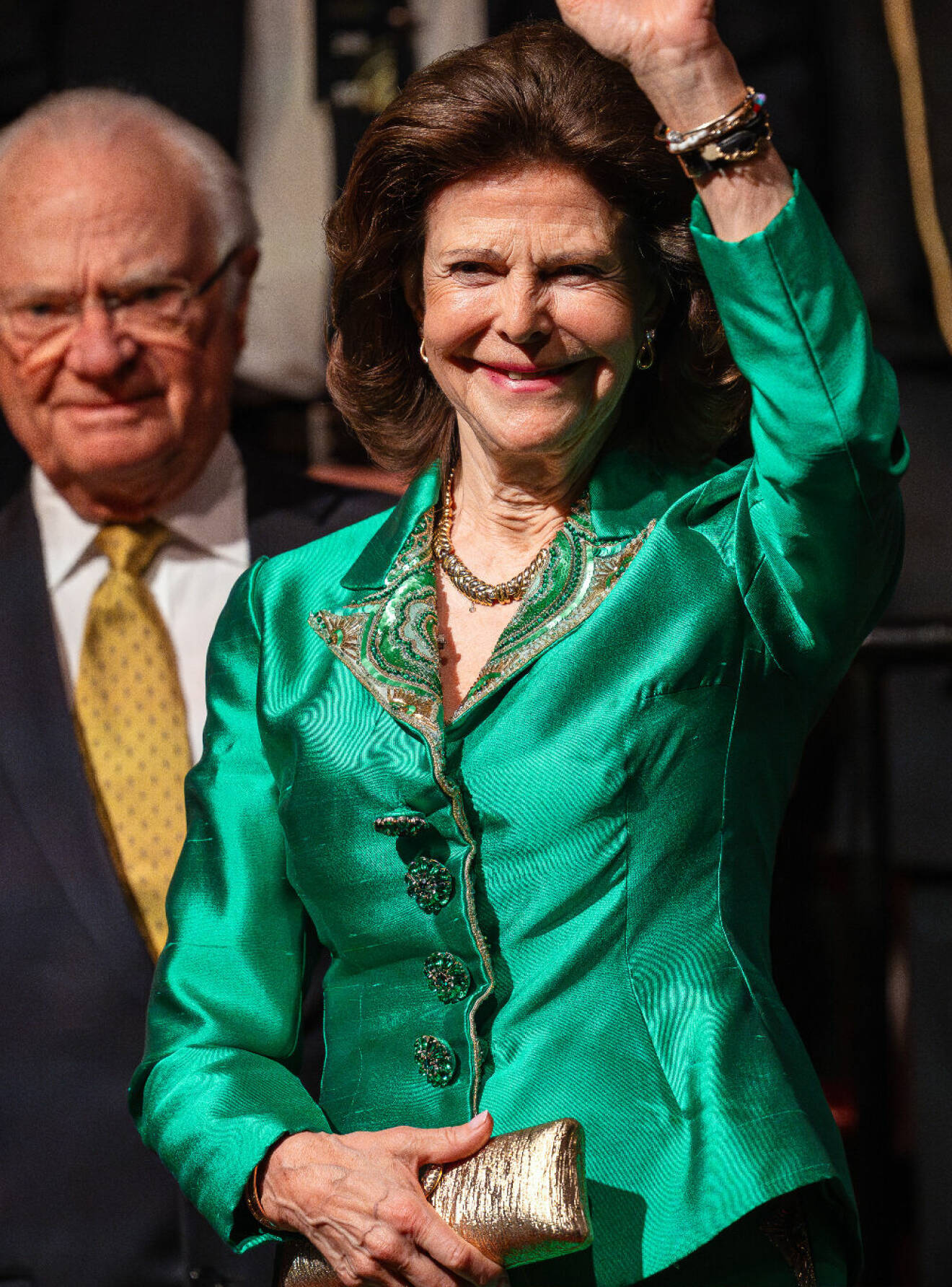 Drottning Silvia i grönt siden vid konserten En fest för Abba på Cirkus