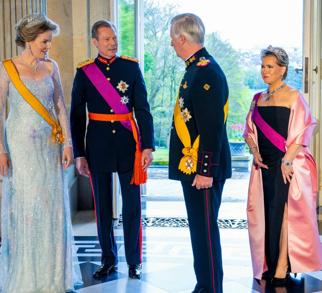 Luxemburgs storhertigpar Henri och Maria Teresa med kung Albert och drottning Mathilde