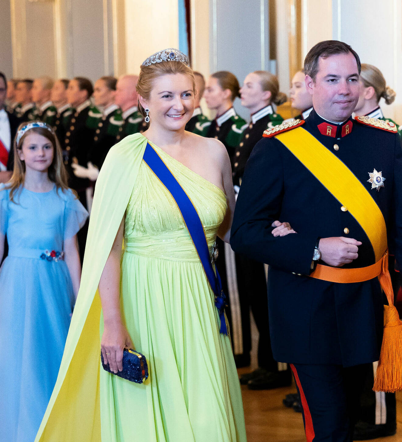 Prinsessan Stephanie och prins Guillaume av Luxemburg med prinsessan Estelle