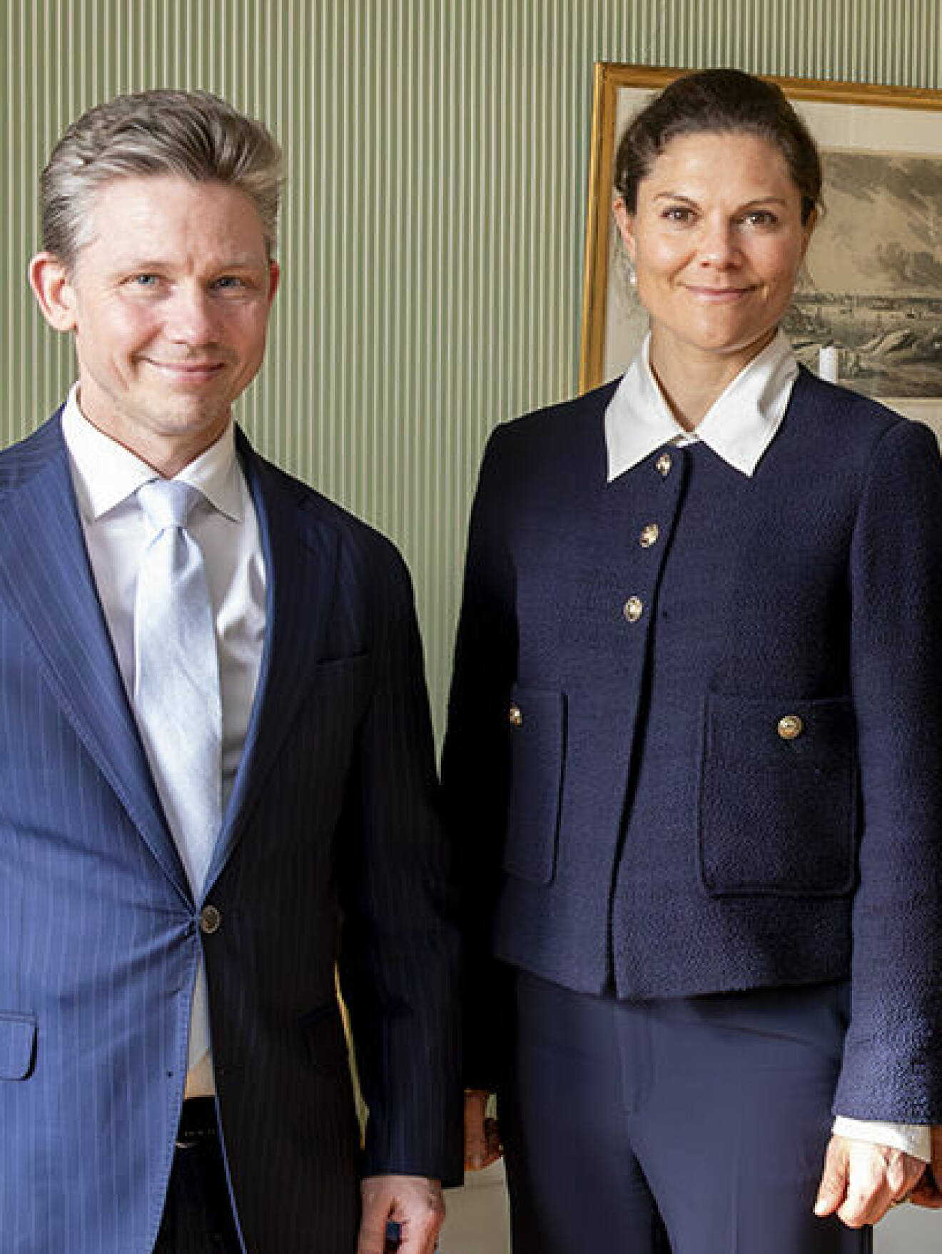 Kronprinsessan Victoria med försvarsminister Pål Jonsson