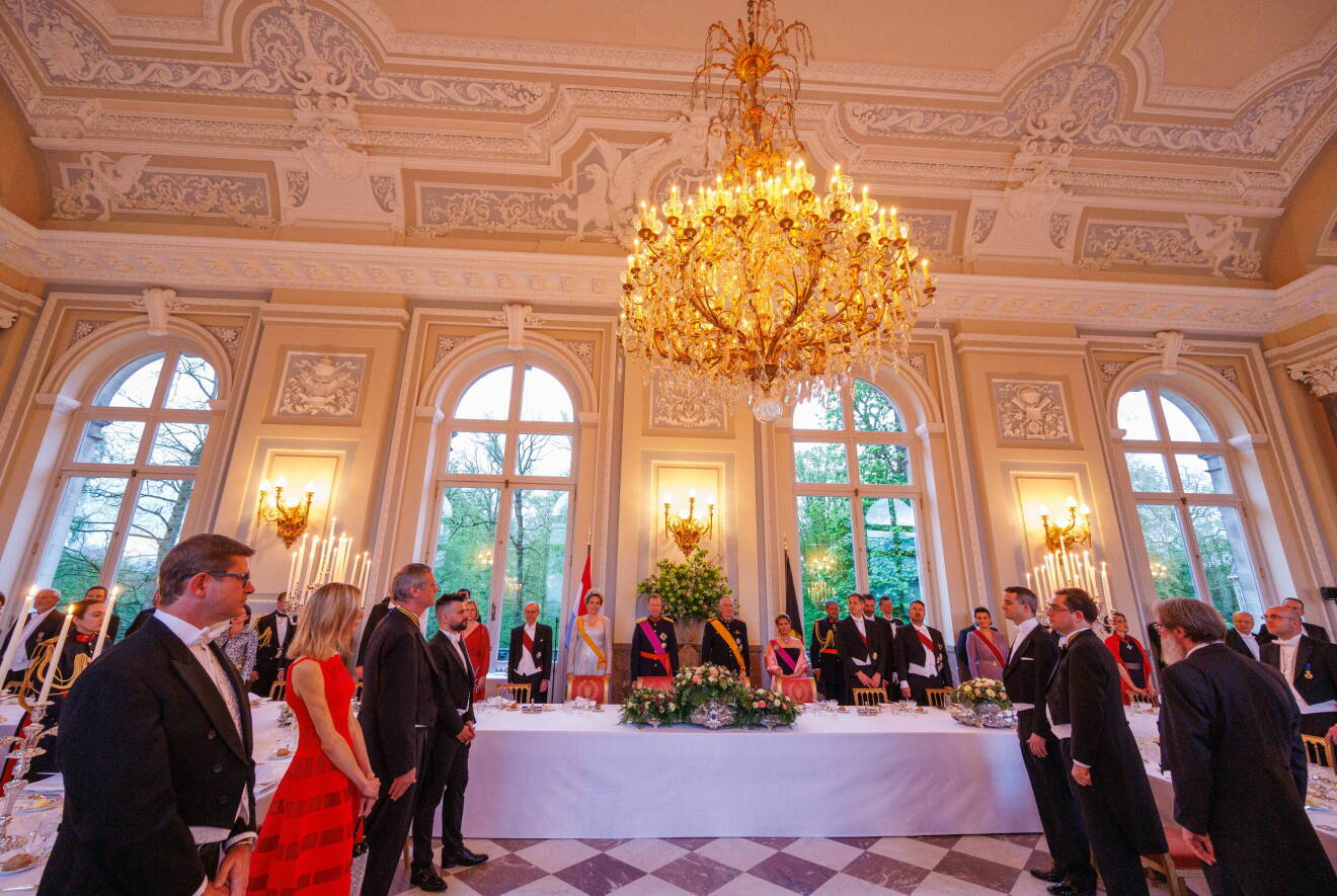 Dukat till galamiddag hos Belgiens kungafamilj på slottet Laeken i Bryssel