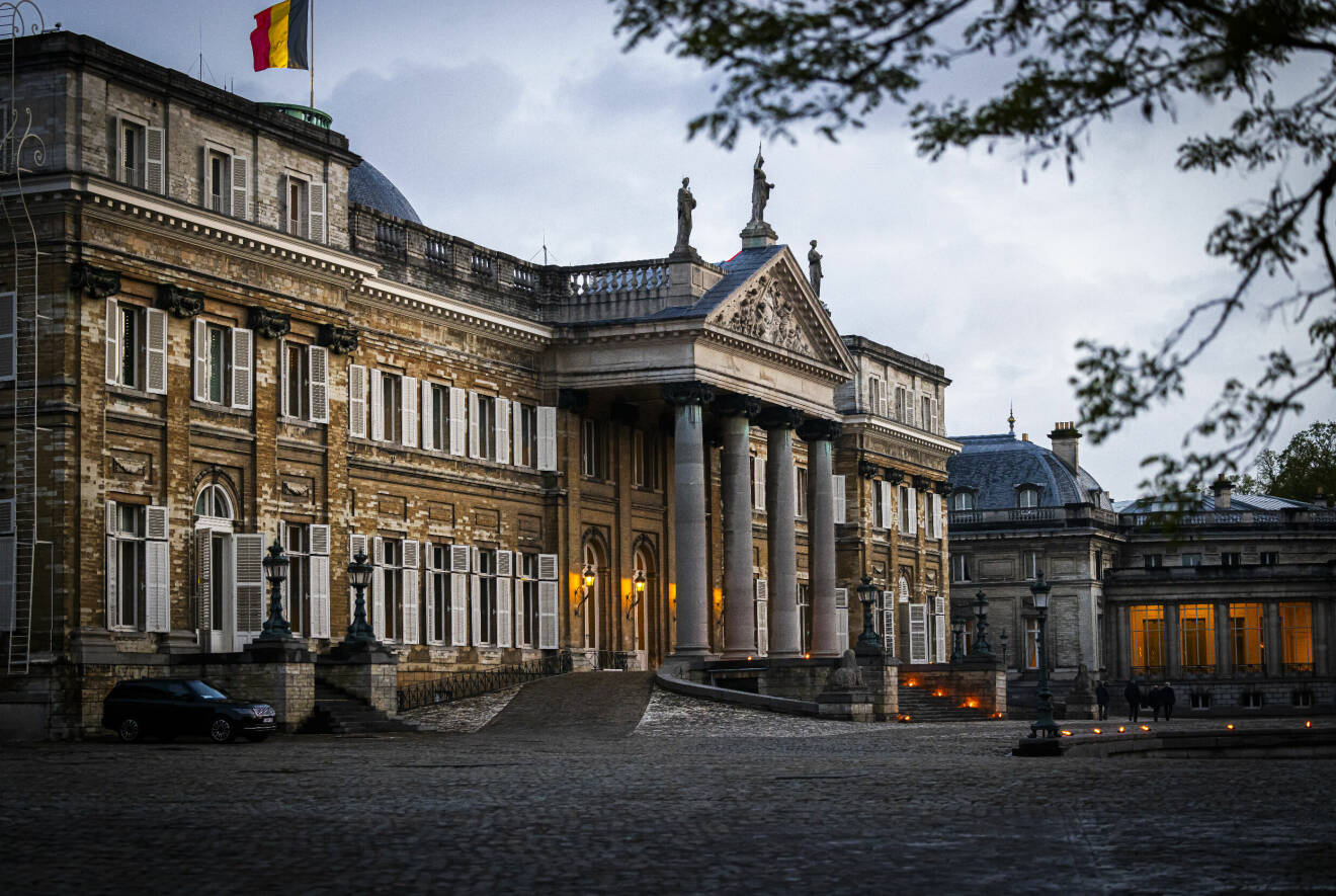 En exteriörbild på Chateau de Laeken i Bryssel