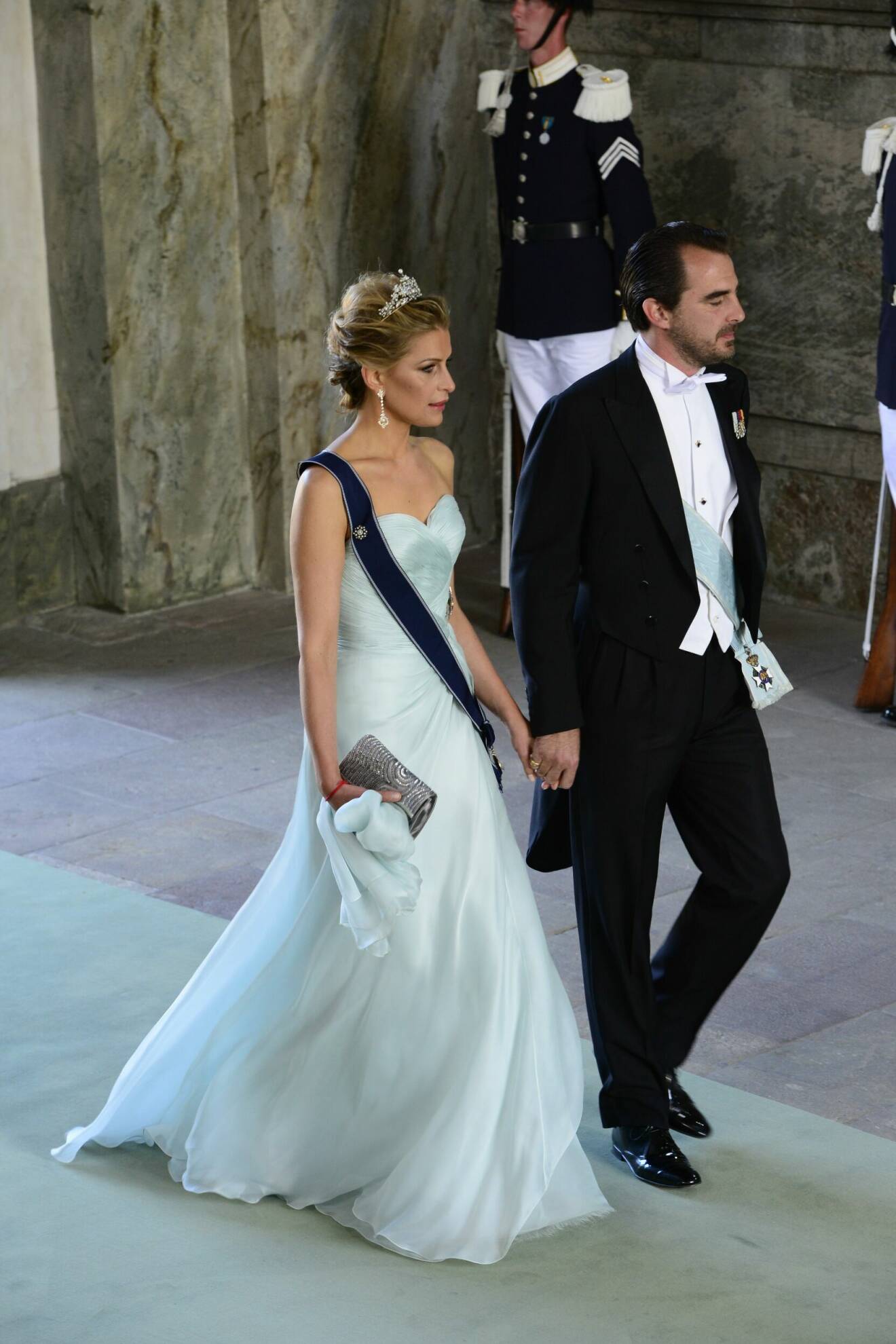 Prins Nikolaos av Grekland och hans fru Tatiana anländer till Slottet när prinsessan Madeleine gifte sig med Christopher O'Neill i Slottskyrkan