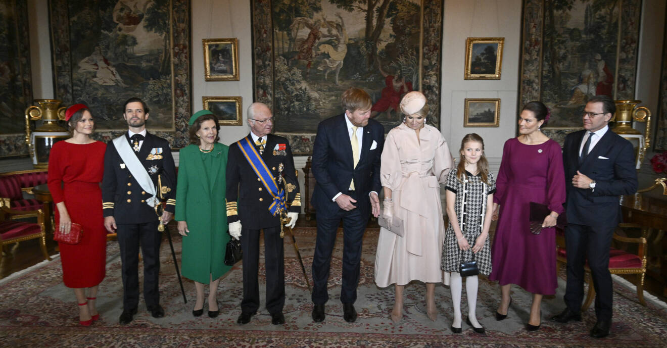 Prinsparet, kungaparet och kronprinsessparet poserar med nederländska kungaparet