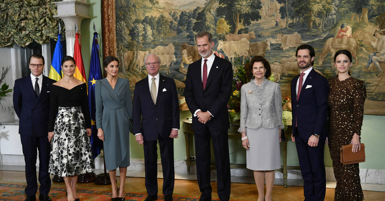 Prinsparet, kungaparet och kronprinsessparet poserar med spanska kungaparet