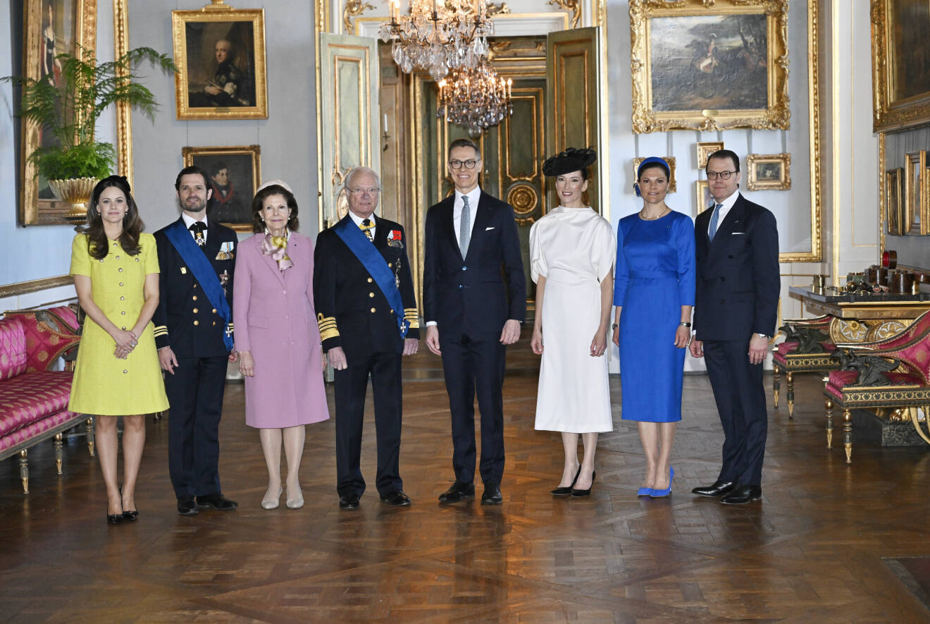 Statsbesök från Finland 2024 – kungafamiljen med presidentparet på slottet