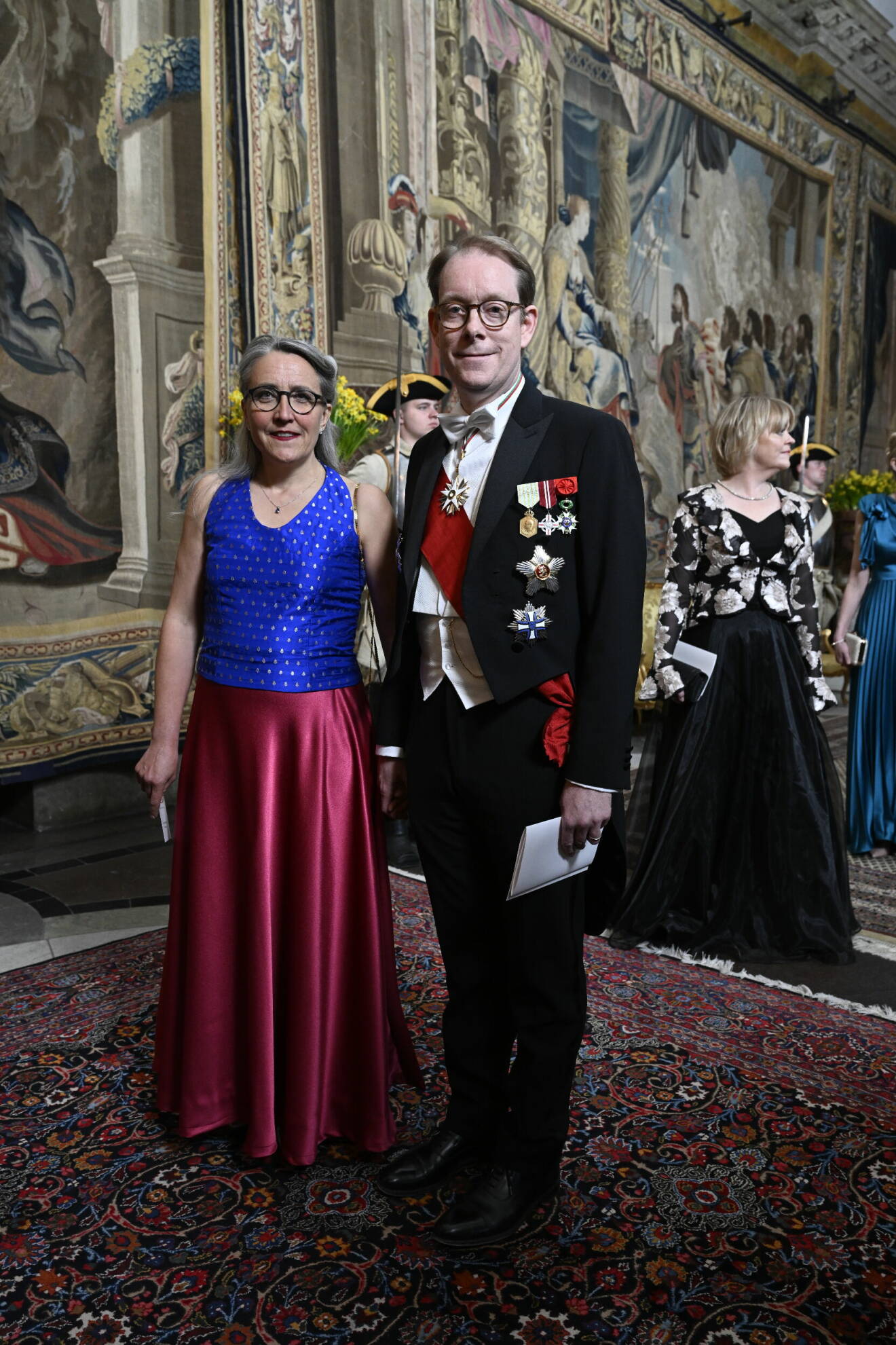 Utrikesminister Tobias Billström och Sofia Billström Åkerman anländer till kungaparets galamiddag på slottet