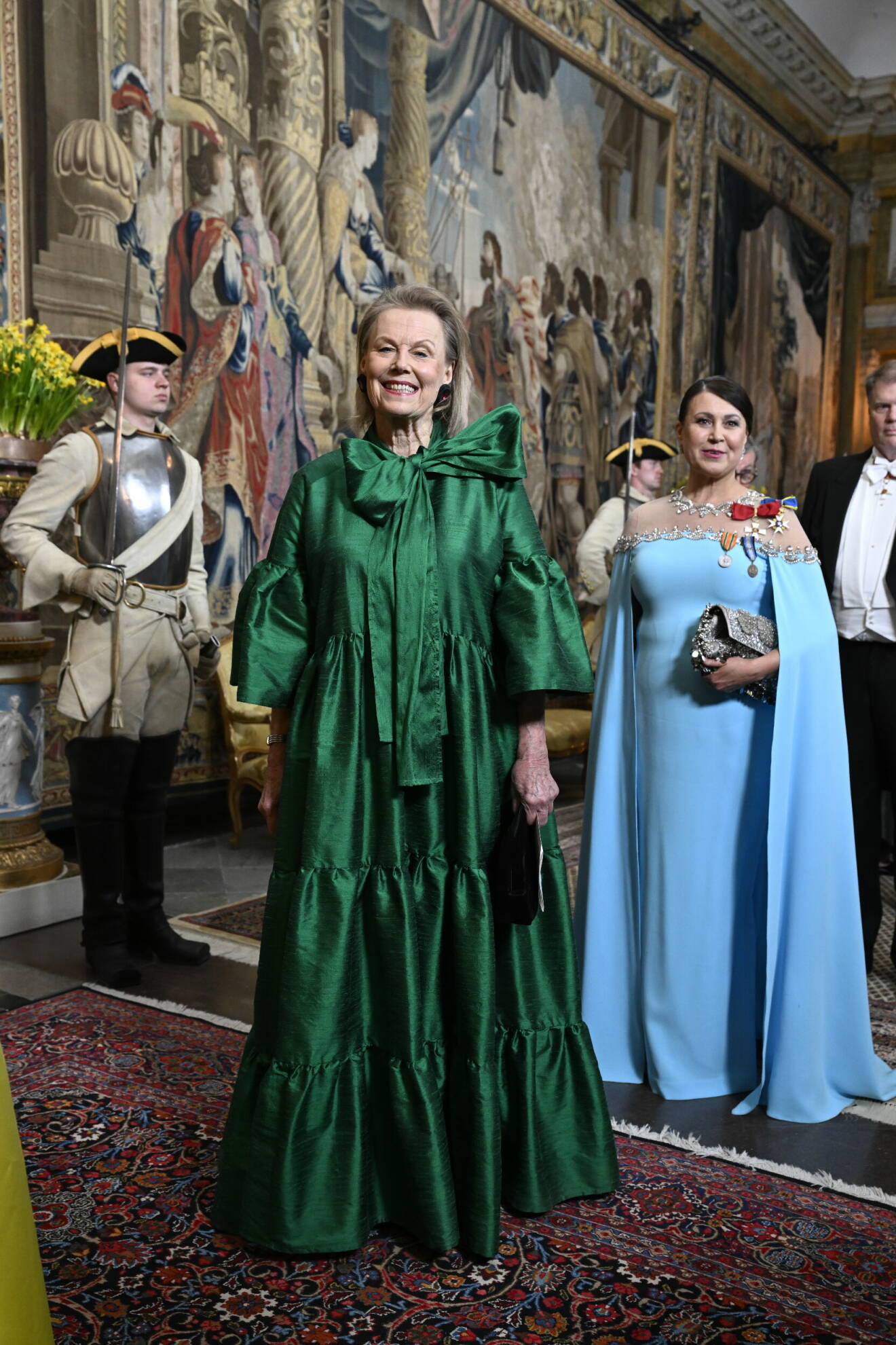 Sångerskan Arja Saijonmaa anländer till kungaparets galamiddag på slottet