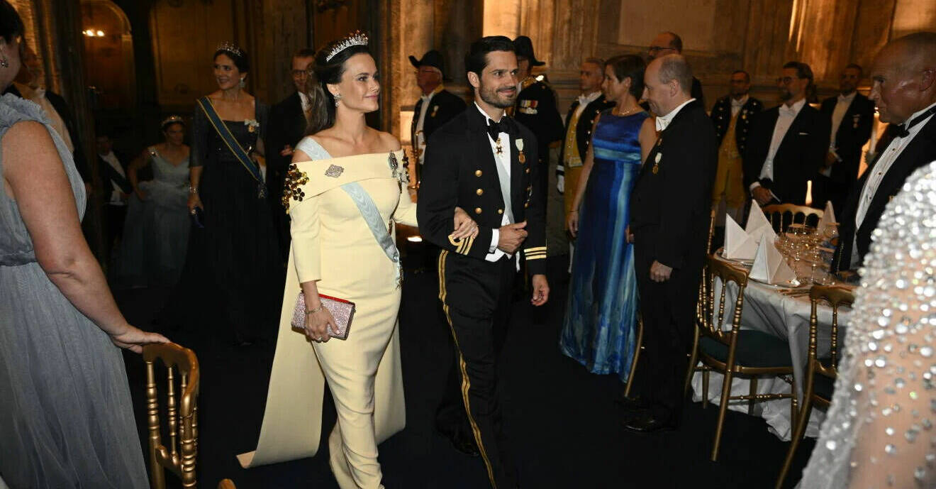 Prinsessan Sofia och prins Carl Philip håller armkrok