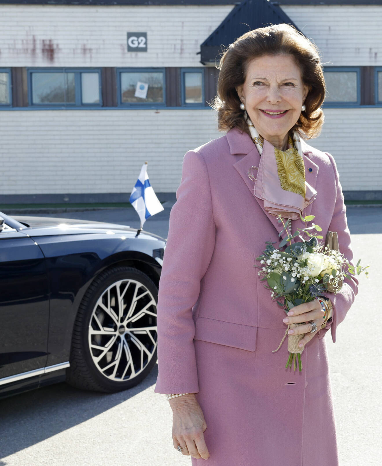 Statsbesök från Finland 2024 – Drottning Silvia i rosa kappa