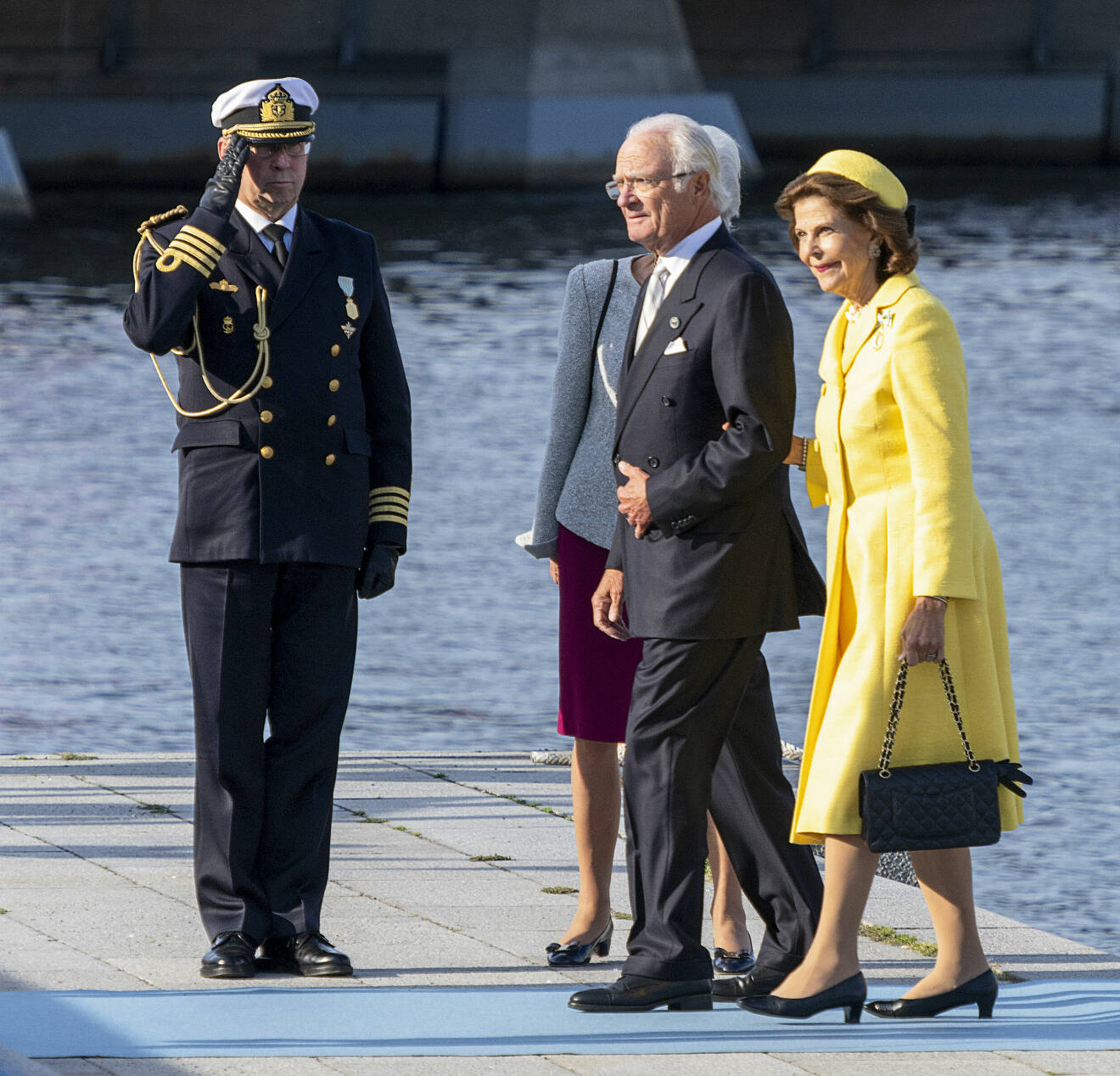Kungen och drottning Silvia vid Logården i Stockholm