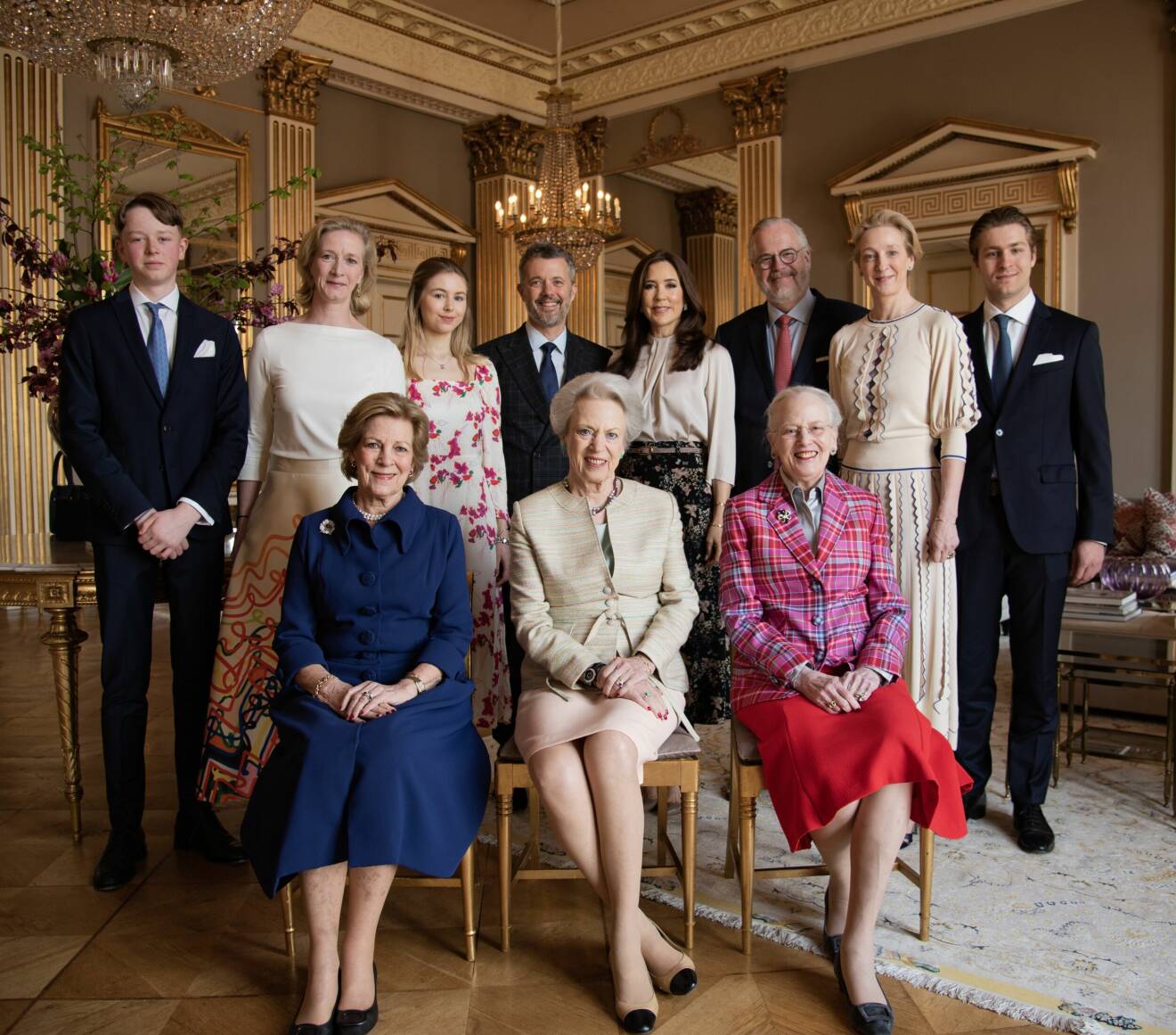 Danska kungafamiljen samlad för att fira prinsessan Benedikte hemma hos kung Frederik och drottning Mary
