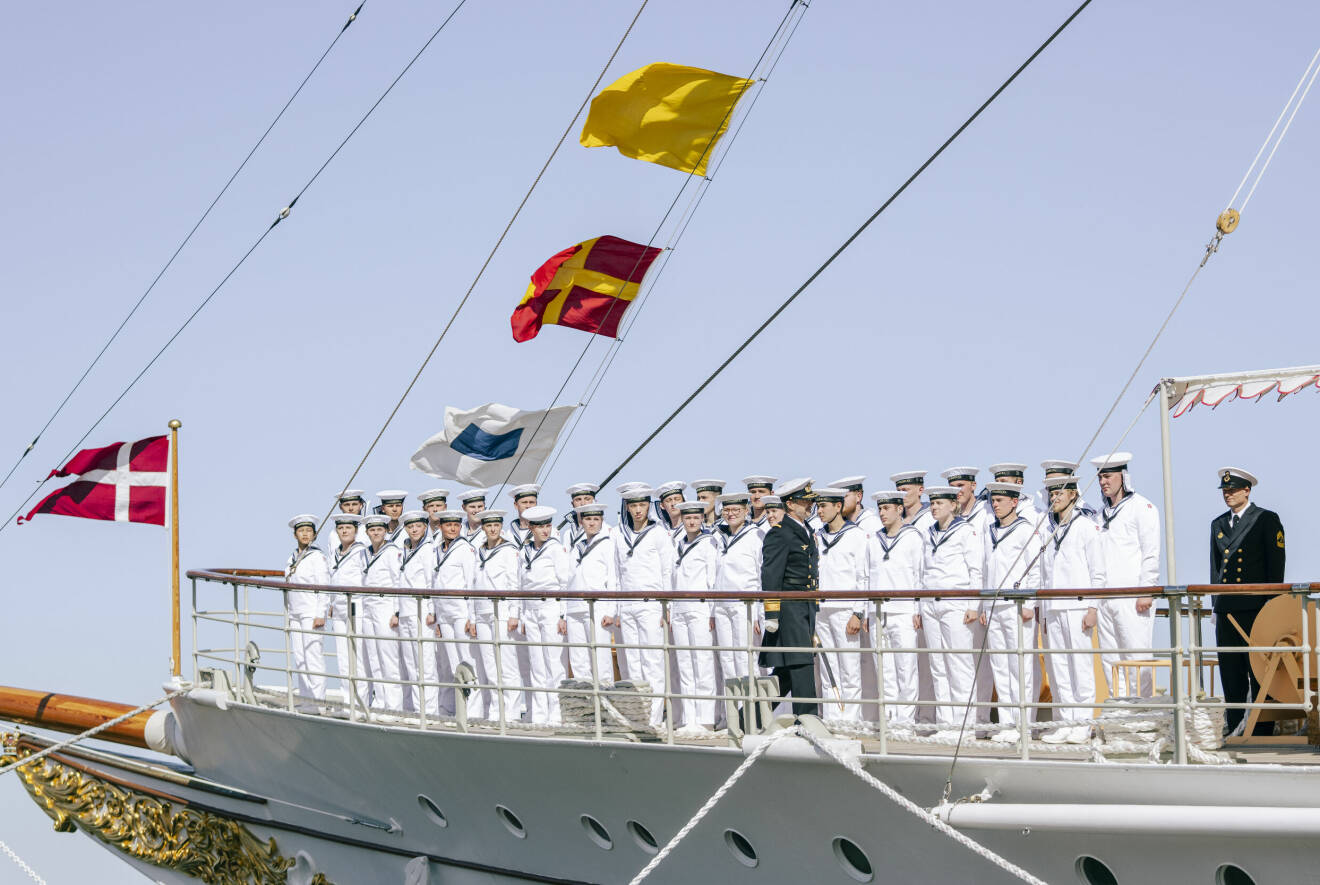 Besättningen på danska kungafamiljens båt Dannebrog