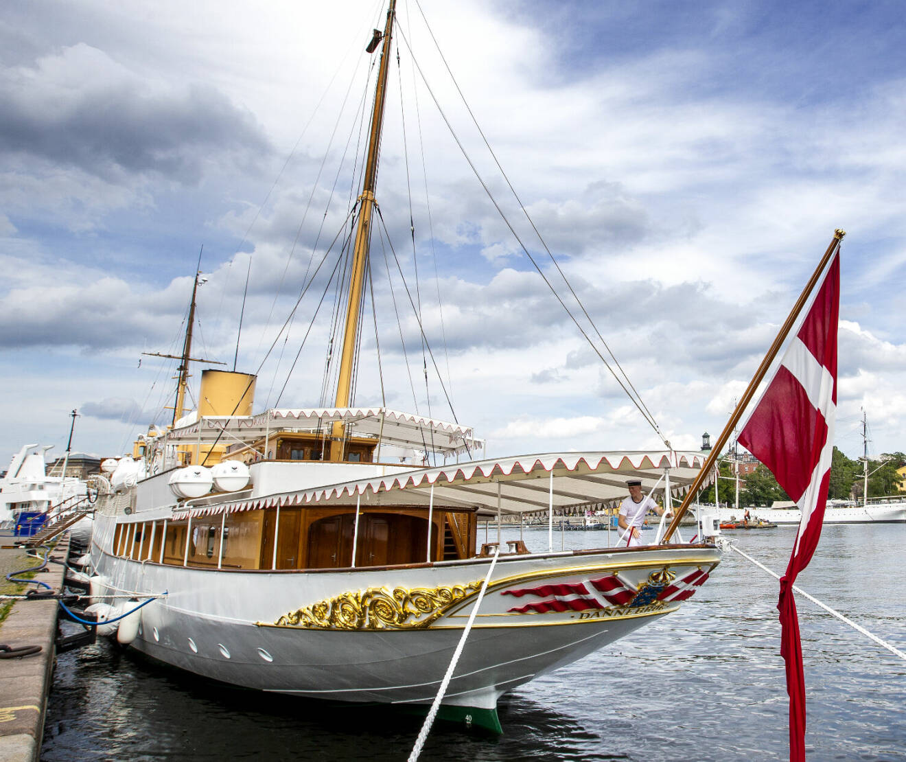 Danska kungafamiljens båt Dannebrog i Stockholm