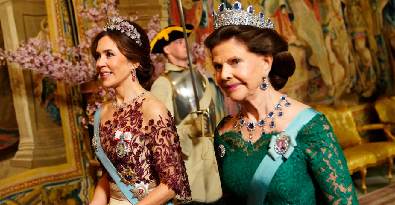 Drottning Silvia och drottning Mary vid galamiddag på slottet