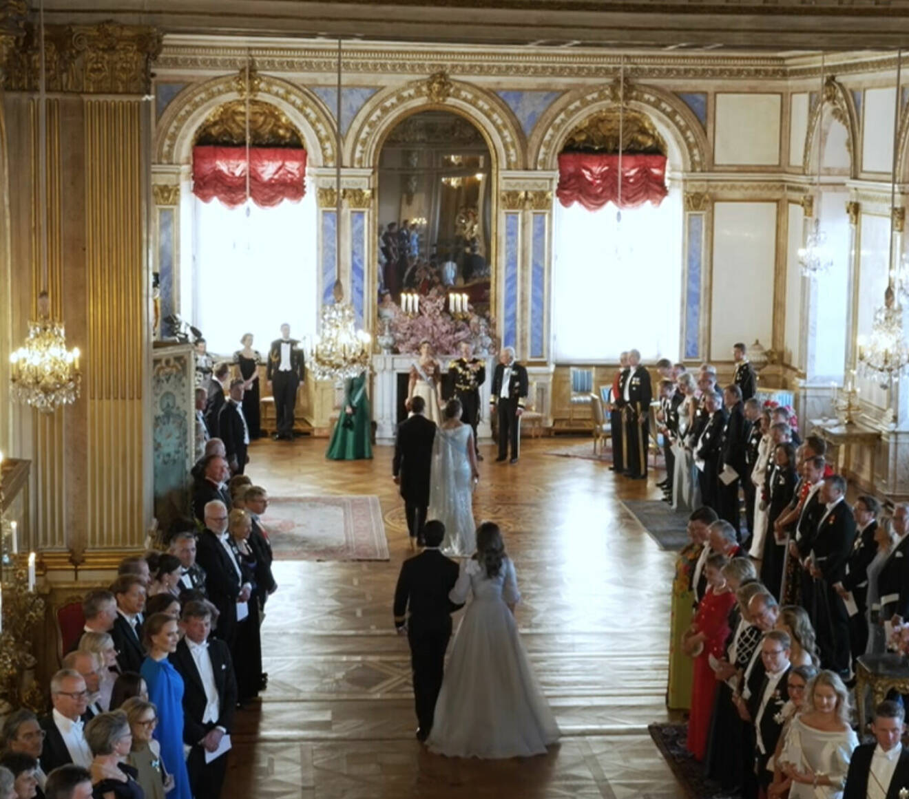 Galamiddag för kung Mary och drottning Frederik – gästerna i Vita havet